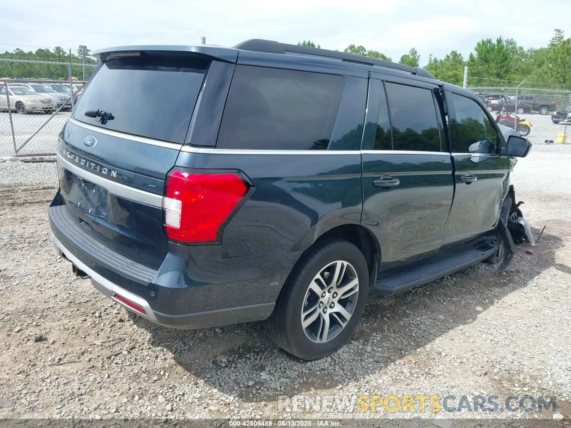 4 Photograph of a damaged car 1FMJU1H84REA20563 FORD EXPEDITION 2024