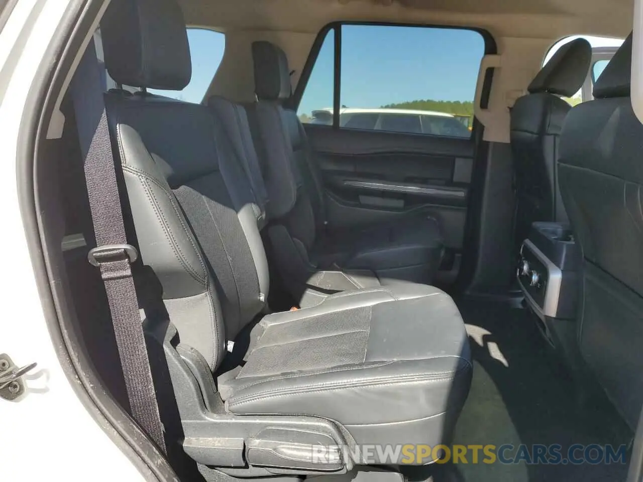 11 Photograph of a damaged car 1FMJU1H87REA11212 FORD EXPEDITION 2024