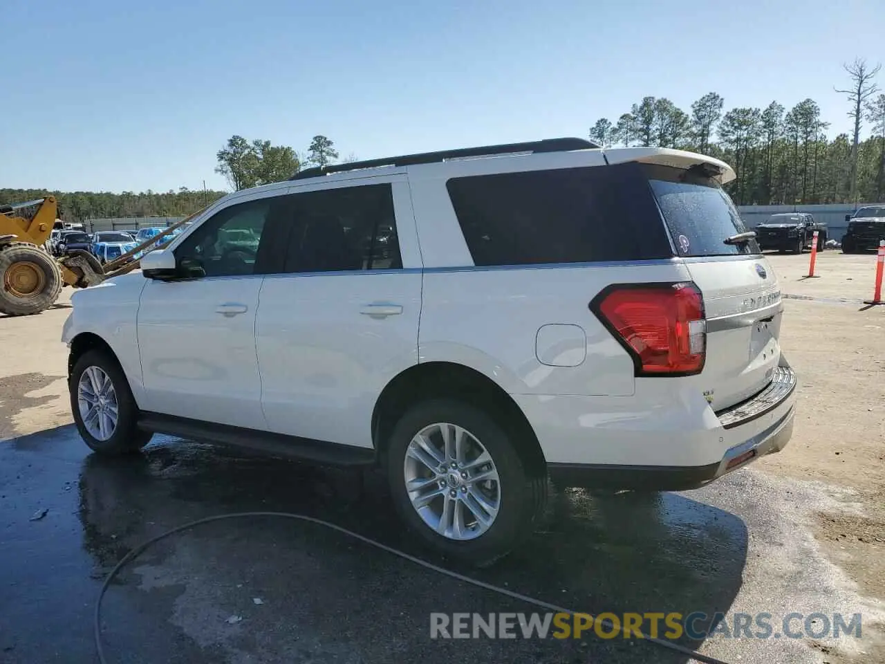 2 Photograph of a damaged car 1FMJU1H87REA11212 FORD EXPEDITION 2024