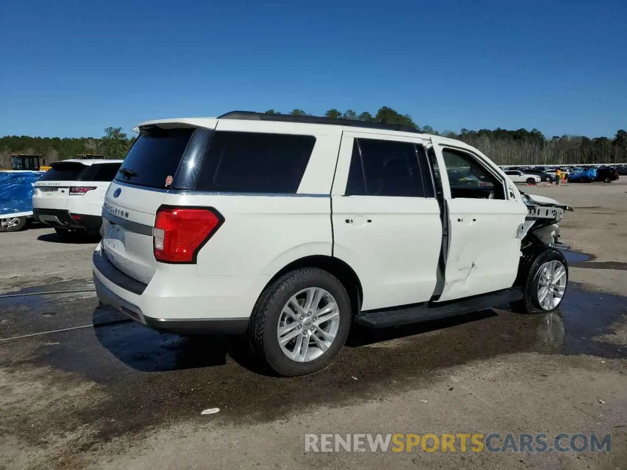 3 Photograph of a damaged car 1FMJU1H87REA11212 FORD EXPEDITION 2024