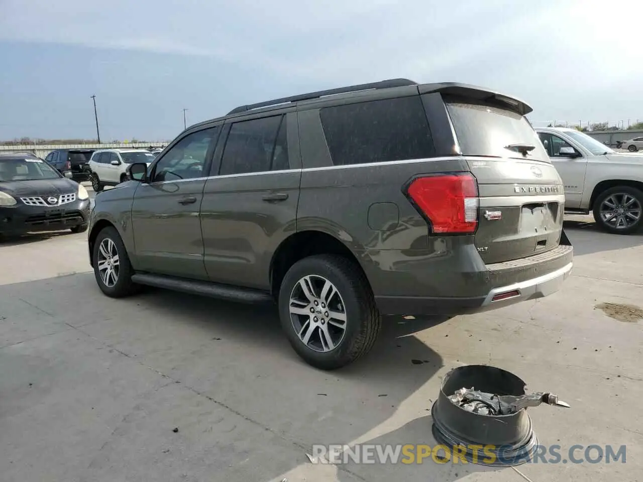 2 Photograph of a damaged car 1FMJU1H88REA69491 FORD EXPEDITION 2024