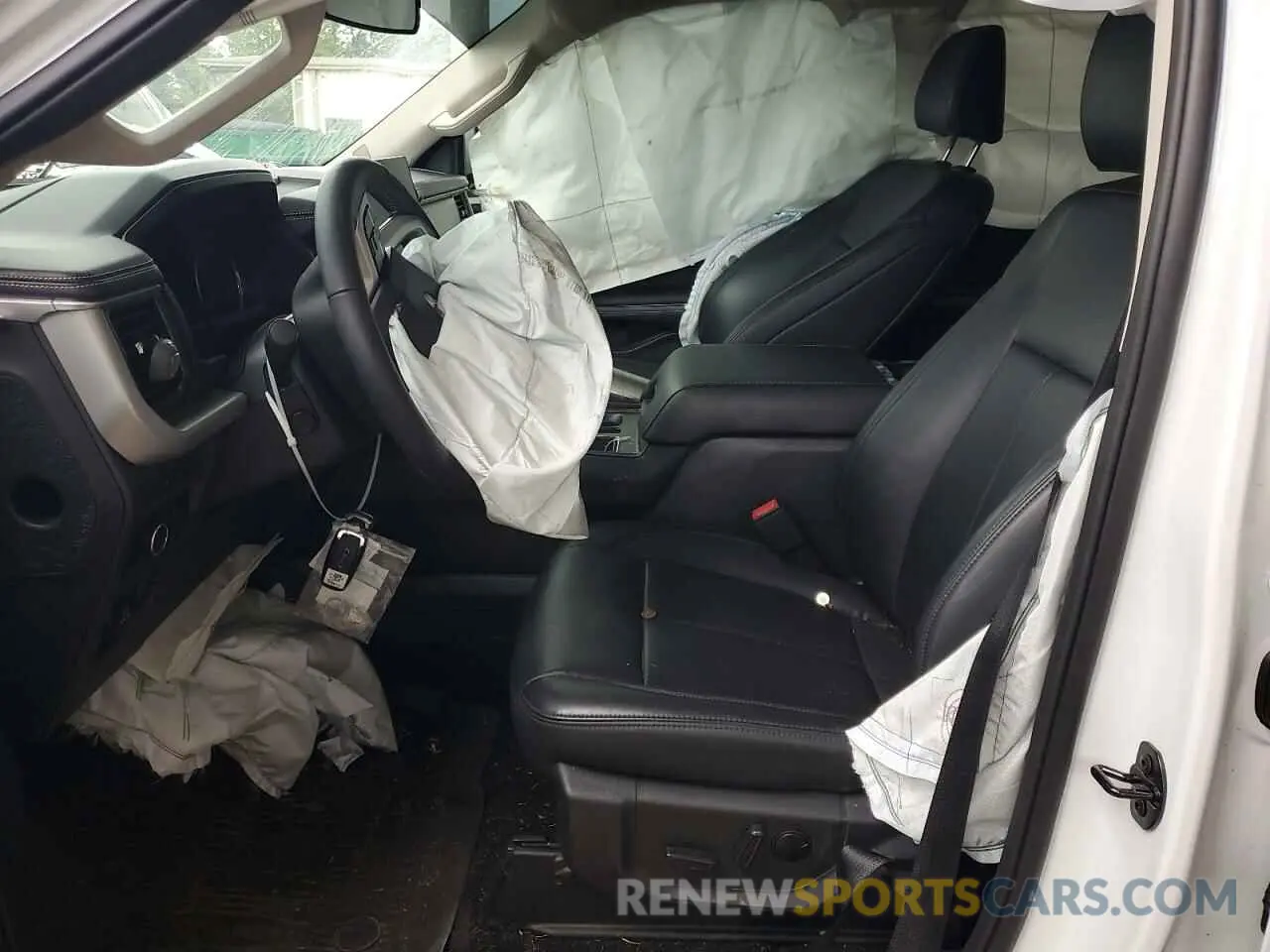 7 Photograph of a damaged car 1FMJU1H8XREA21264 FORD EXPEDITION 2024