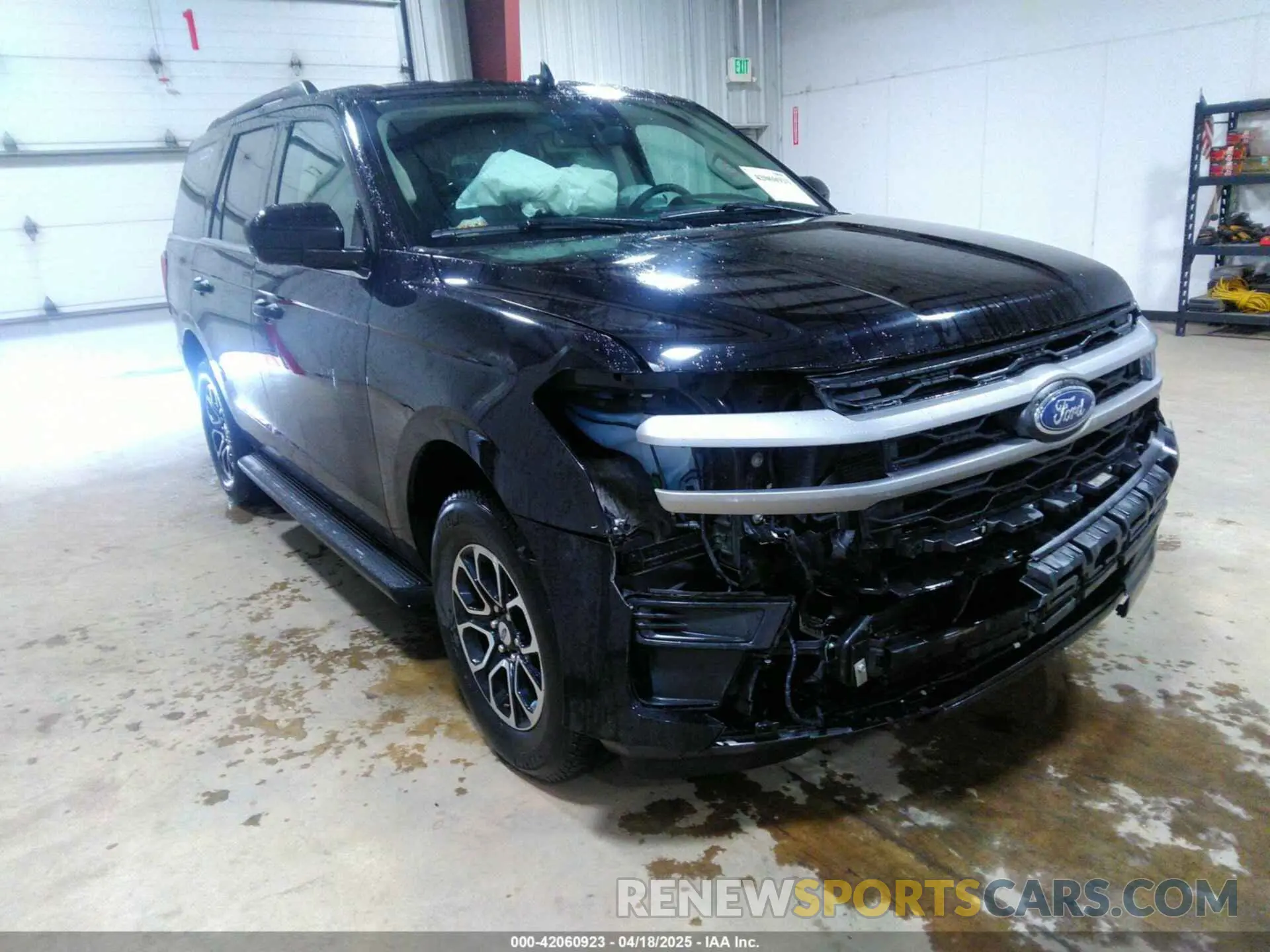 1 Photograph of a damaged car 1FMJU1J81REA18540 FORD EXPEDITION 2024