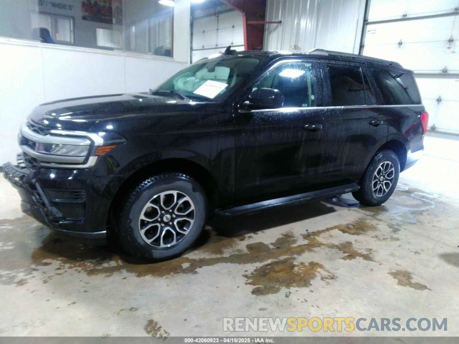 15 Photograph of a damaged car 1FMJU1J81REA18540 FORD EXPEDITION 2024