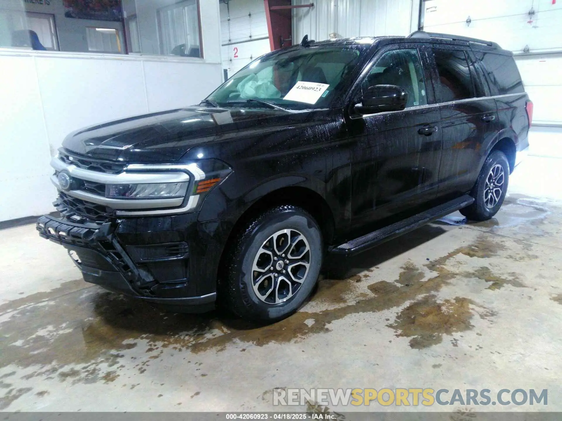 2 Photograph of a damaged car 1FMJU1J81REA18540 FORD EXPEDITION 2024
