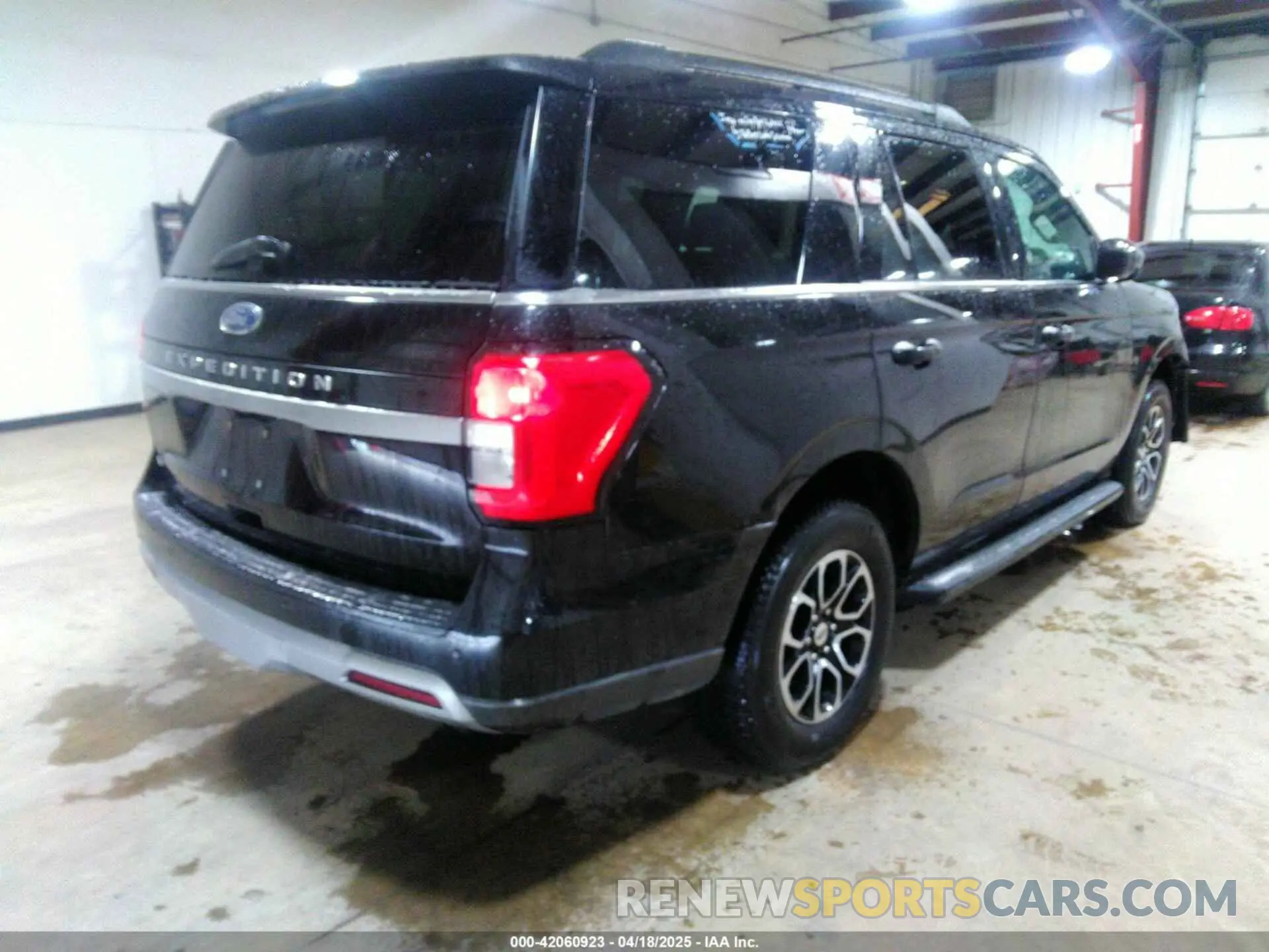 4 Photograph of a damaged car 1FMJU1J81REA18540 FORD EXPEDITION 2024