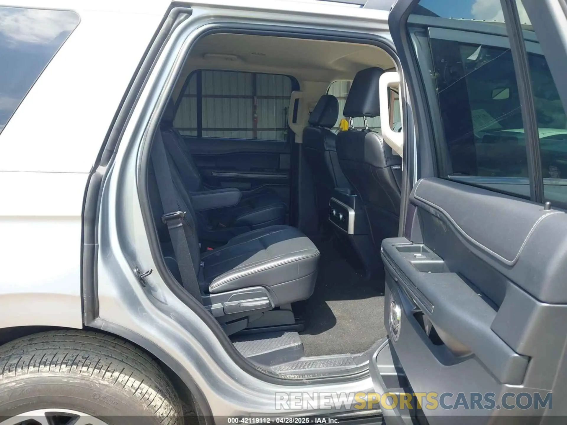 8 Фотография поврежденного автомобиля 1FMJU1J89REA25669 FORD EXPEDITION 2024
