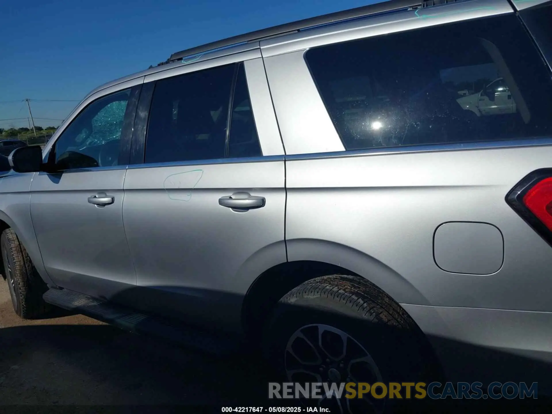 14 Photograph of a damaged car 1FMJU1J89REA34338 FORD EXPEDITION 2024