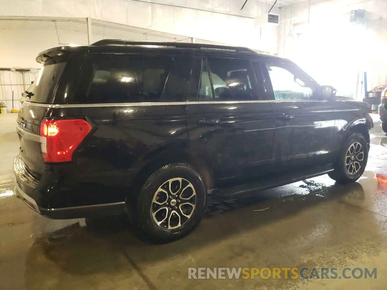 3 Photograph of a damaged car 1FMJU1J8XREA18312 FORD EXPEDITION 2024