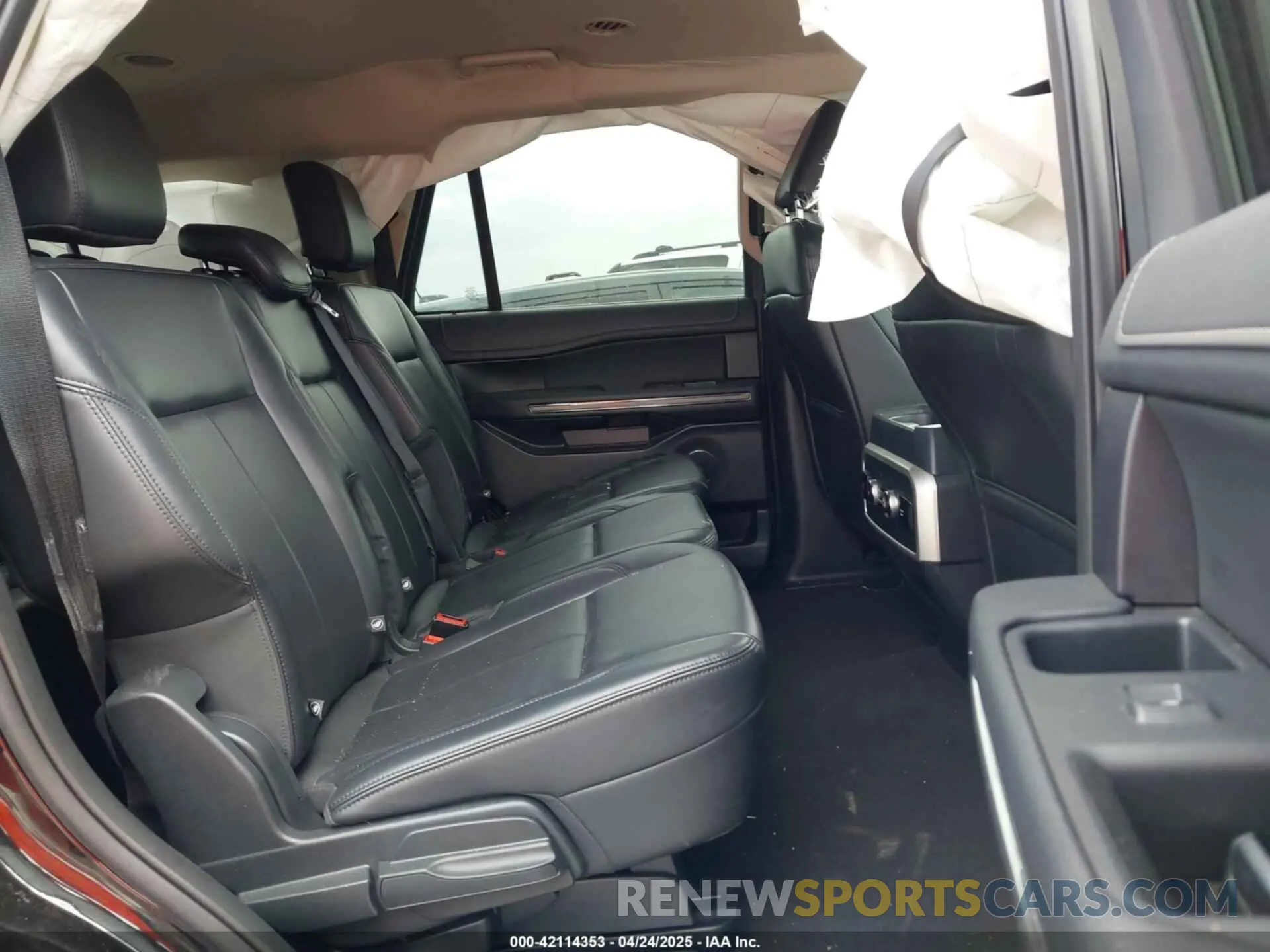 8 Фотография поврежденного автомобиля 1FMJU1J8XREA41234 FORD EXPEDITION 2024