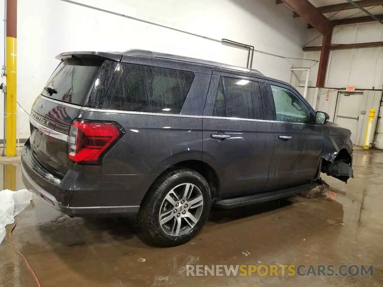 3 Photograph of a damaged car 1FMJU2A83REA27374 FORD EXPEDITION 2024
