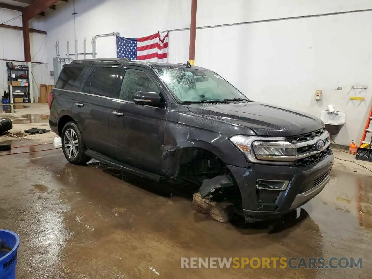 4 Photograph of a damaged car 1FMJU2A83REA27374 FORD EXPEDITION 2024