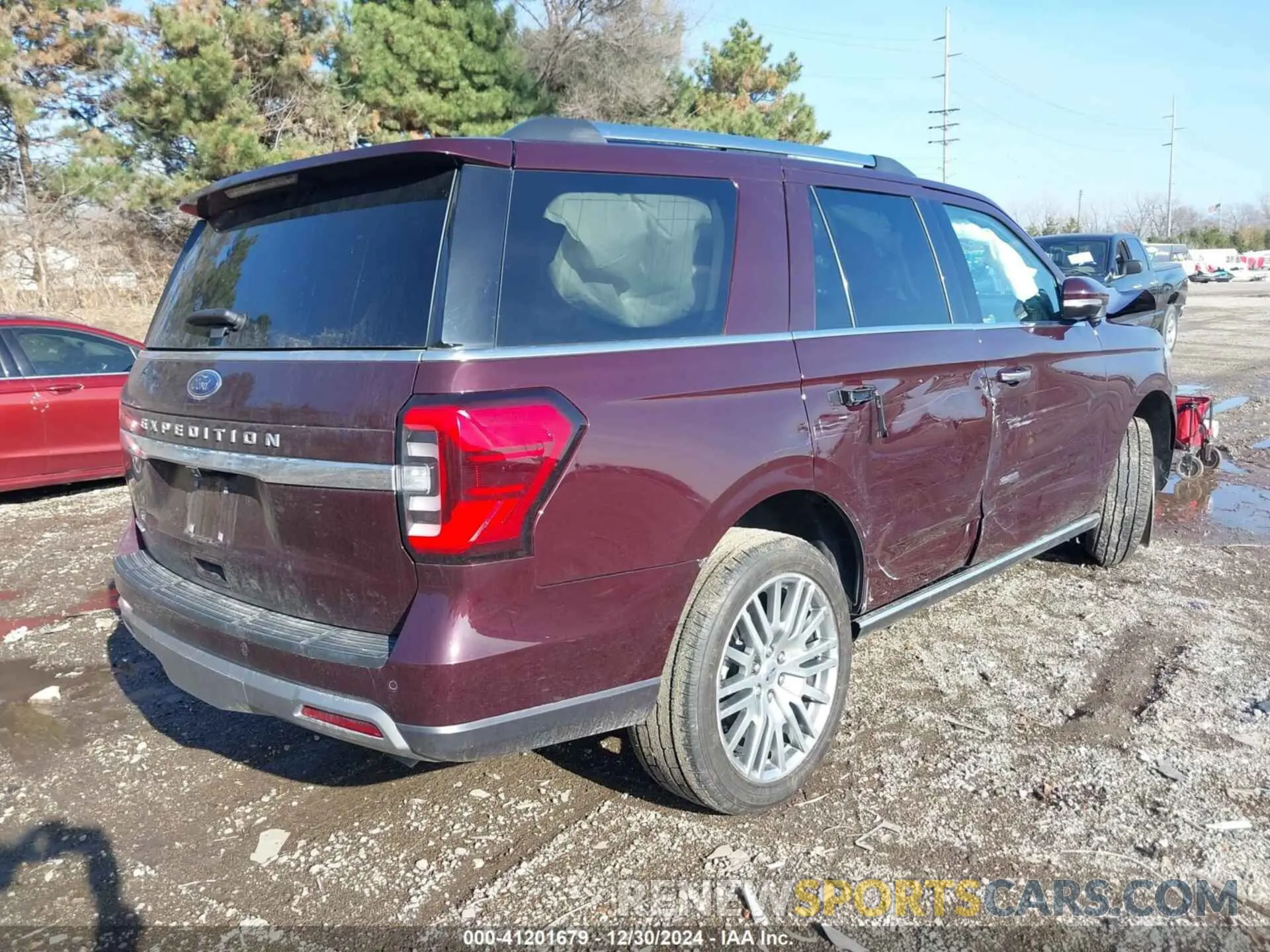 4 Photograph of a damaged car 1FMJU2A88REA46258 FORD EXPEDITION 2024