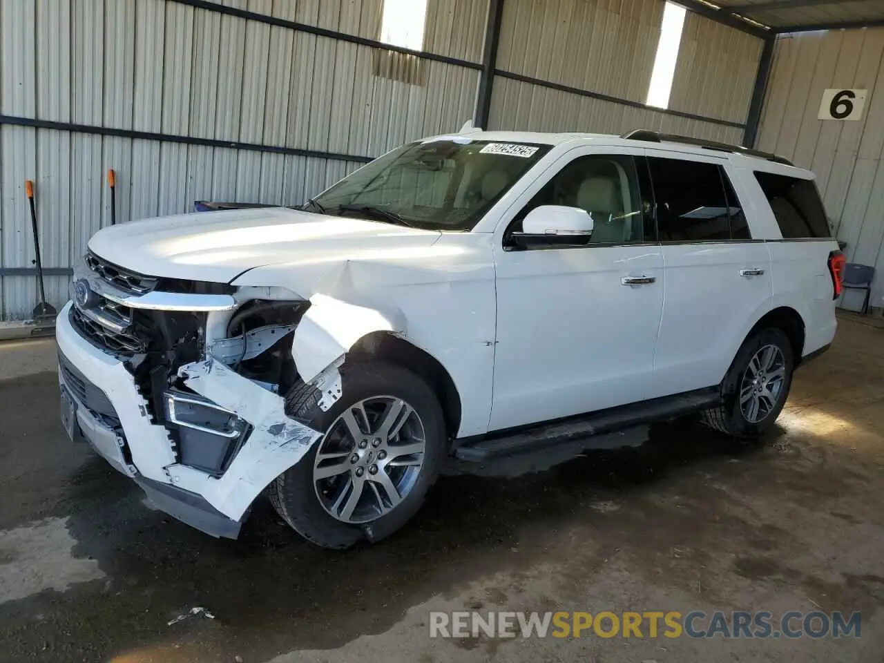 1 Photograph of a damaged car 1FMJU2A88REA61472 FORD EXPEDITION 2024