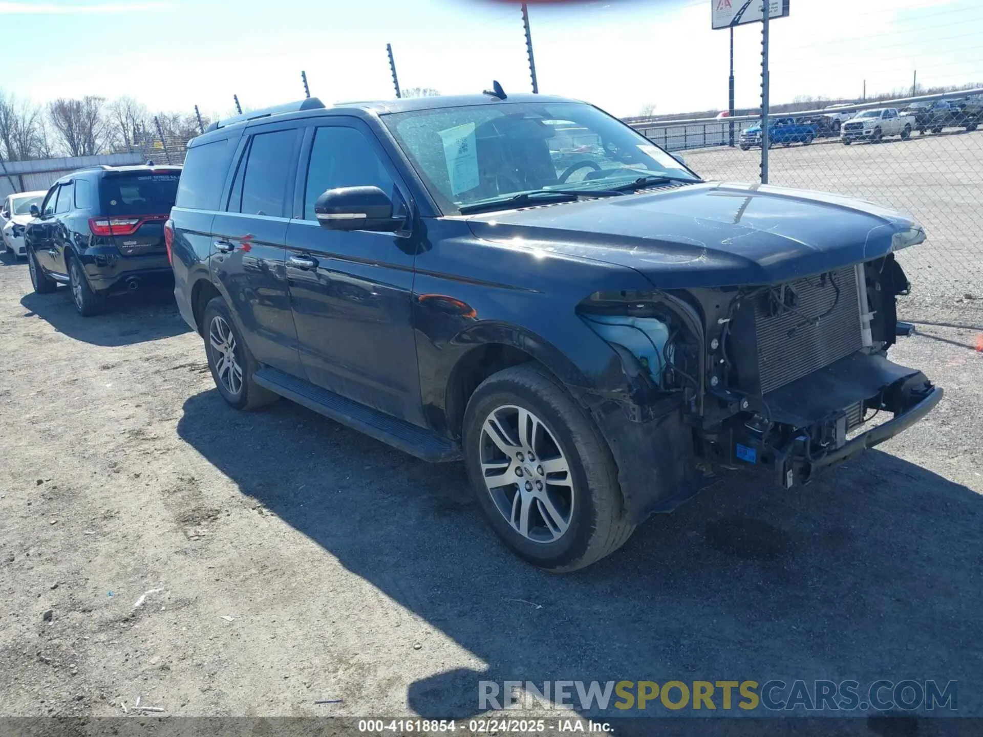 1 Photograph of a damaged car 1FMJU2A8XREA09325 FORD EXPEDITION 2024