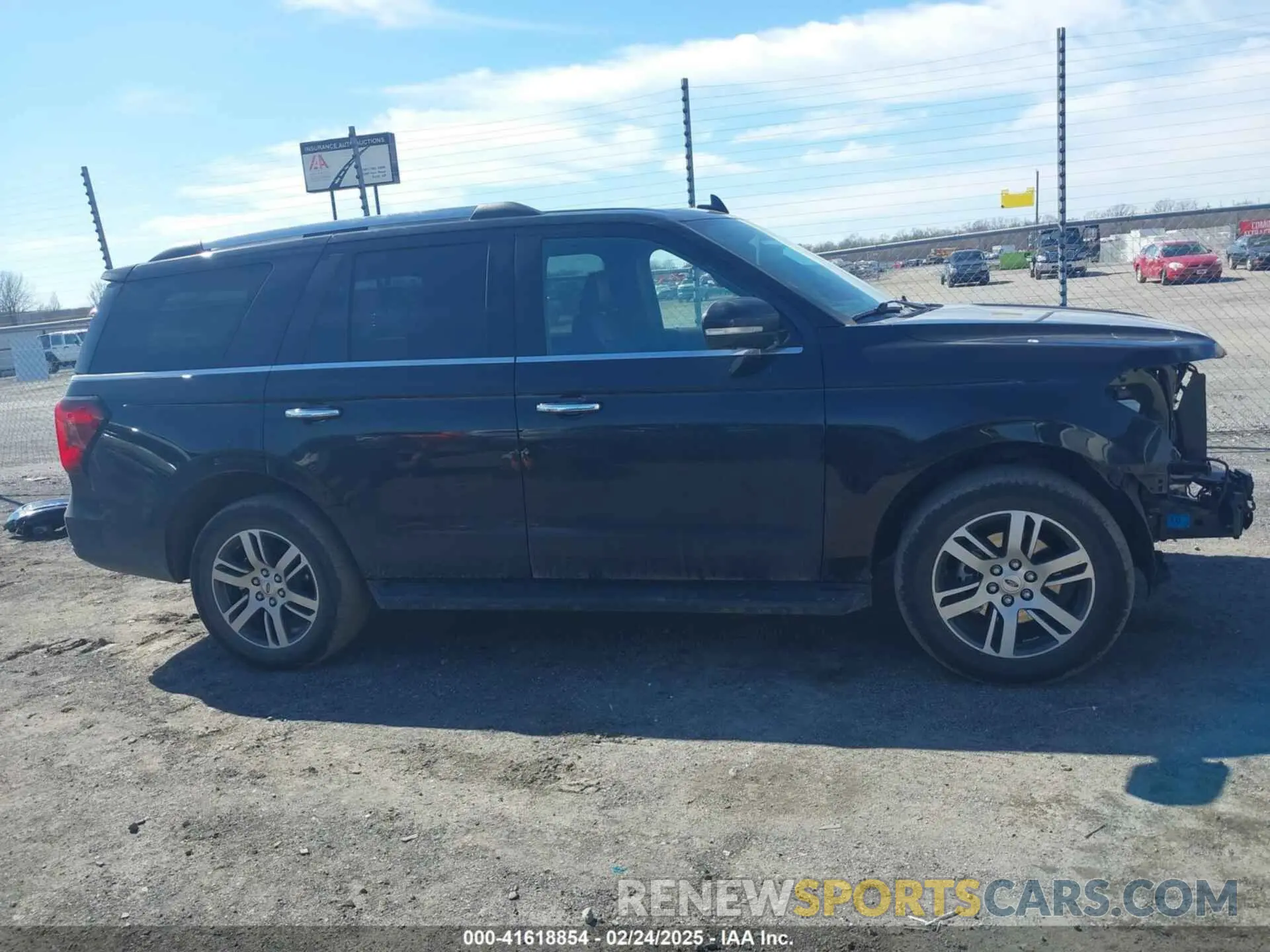 14 Photograph of a damaged car 1FMJU2A8XREA09325 FORD EXPEDITION 2024