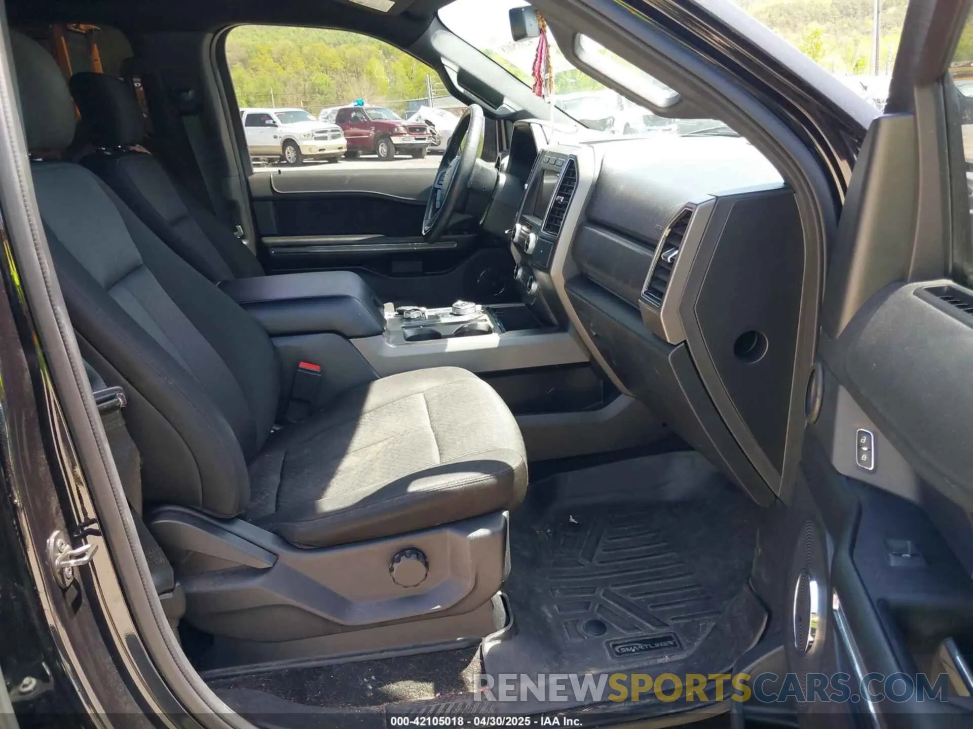 5 Photograph of a damaged car 1FMJK1JT4KEA28379 FORD EXPEDITION MAX 2019