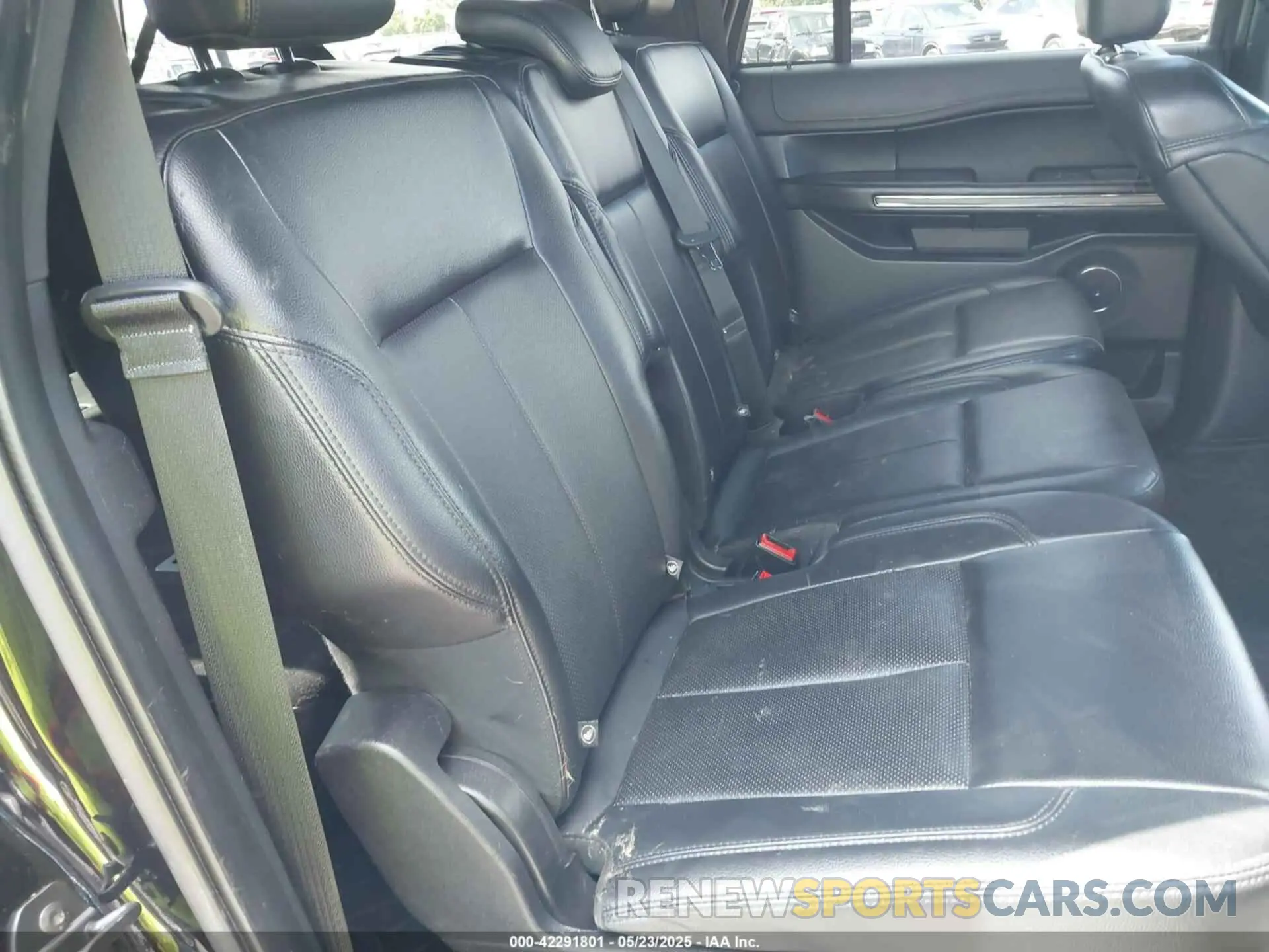 8 Photograph of a damaged car 1FMJK1JT5KEA05466 FORD EXPEDITION MAX 2019