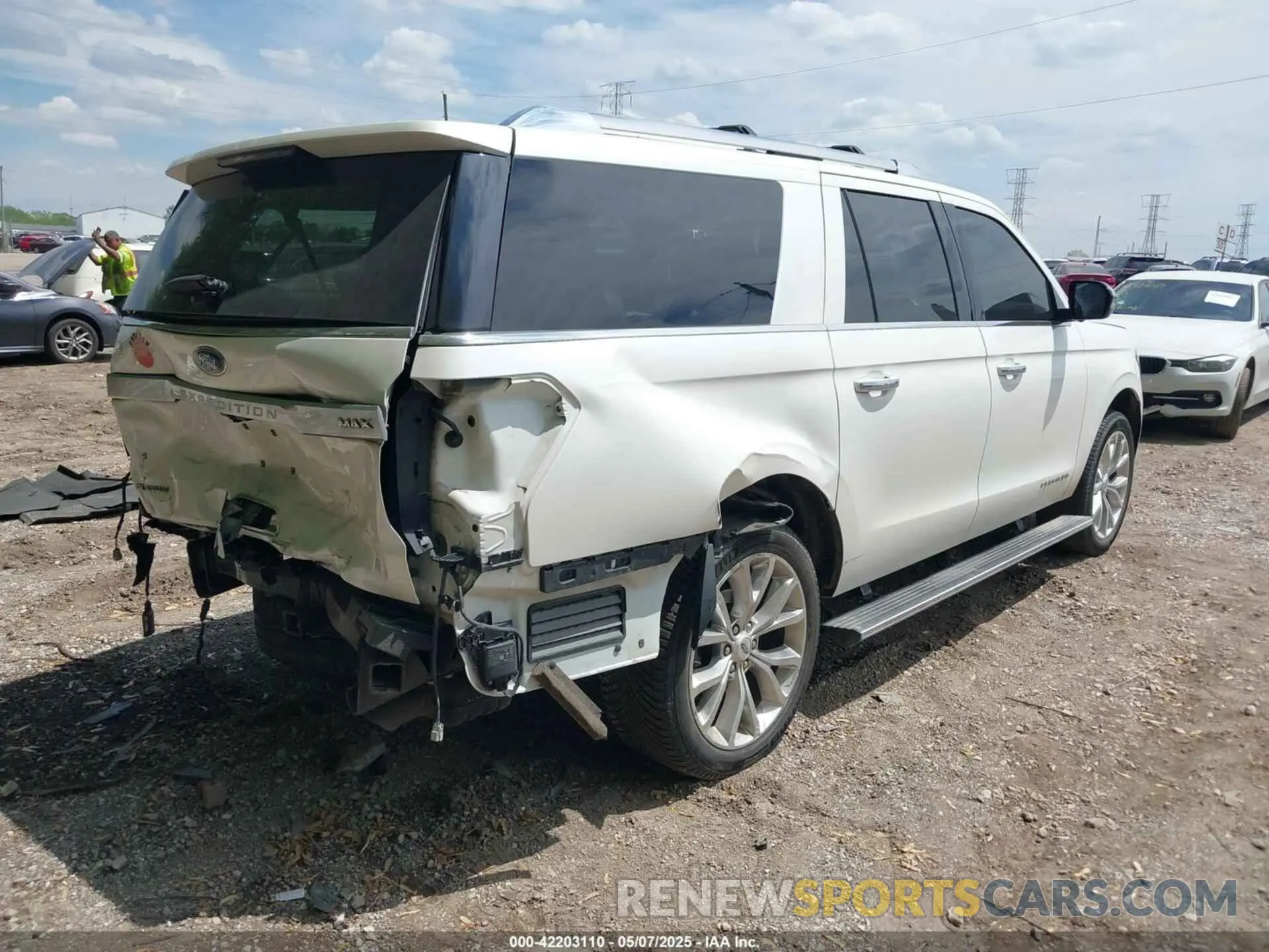 4 Photograph of a damaged car 1FMJK1MT1KEA88292 FORD EXPEDITION MAX 2019