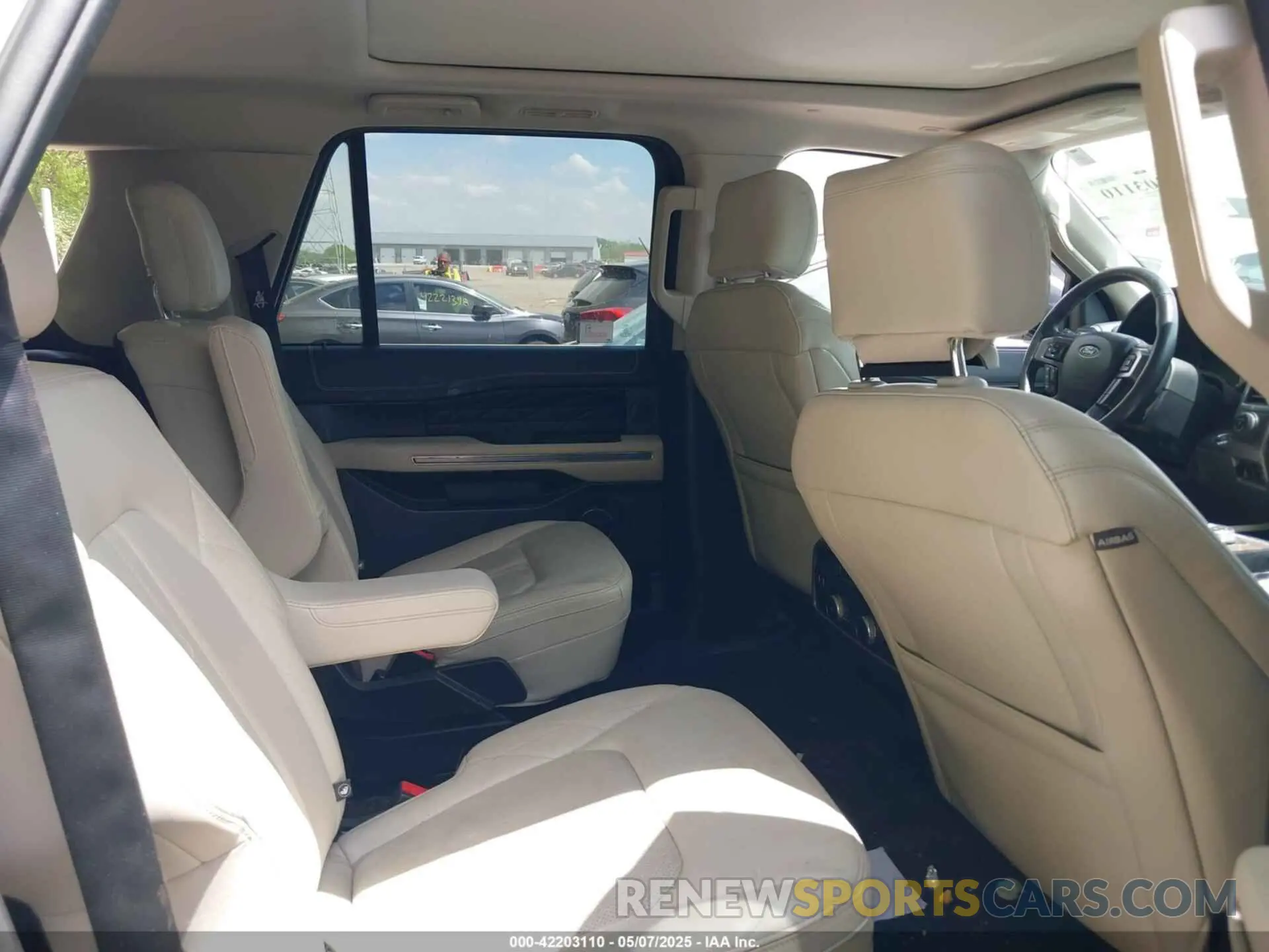 8 Photograph of a damaged car 1FMJK1MT1KEA88292 FORD EXPEDITION MAX 2019