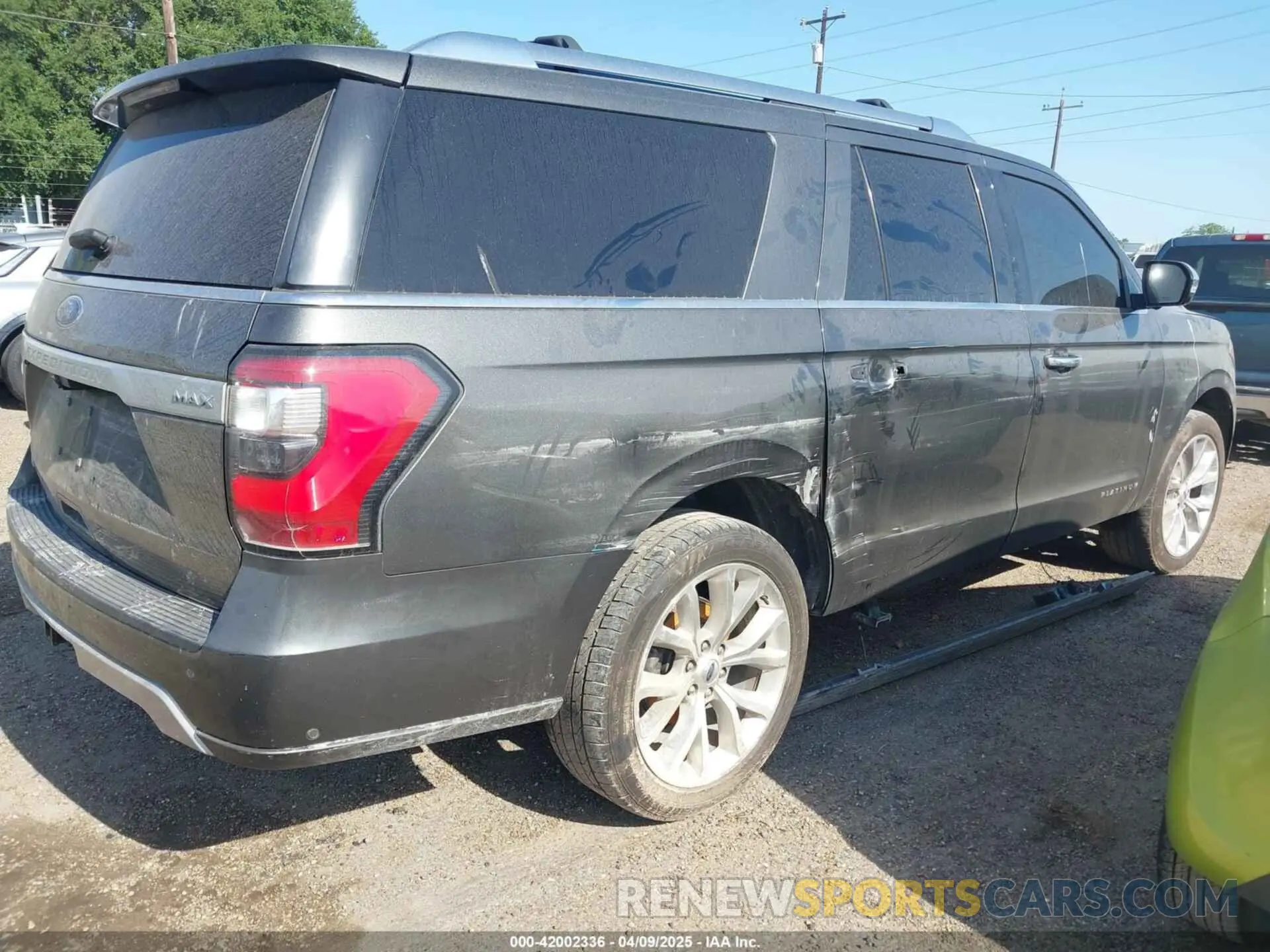 4 Photograph of a damaged car 1FMJK1MTXKEA68333 FORD EXPEDITION MAX 2019