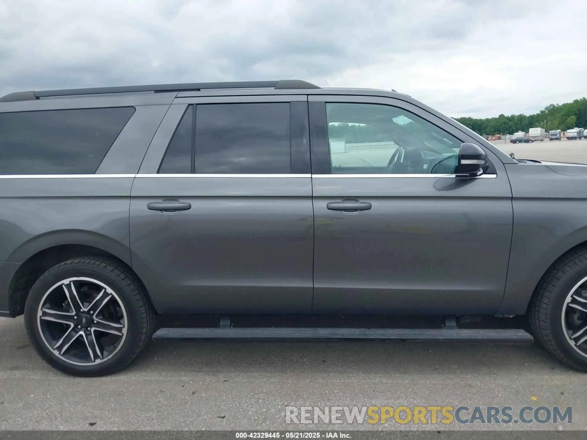 13 Photograph of a damaged car 1FMJK2AT5KEA03755 FORD EXPEDITION MAX 2019