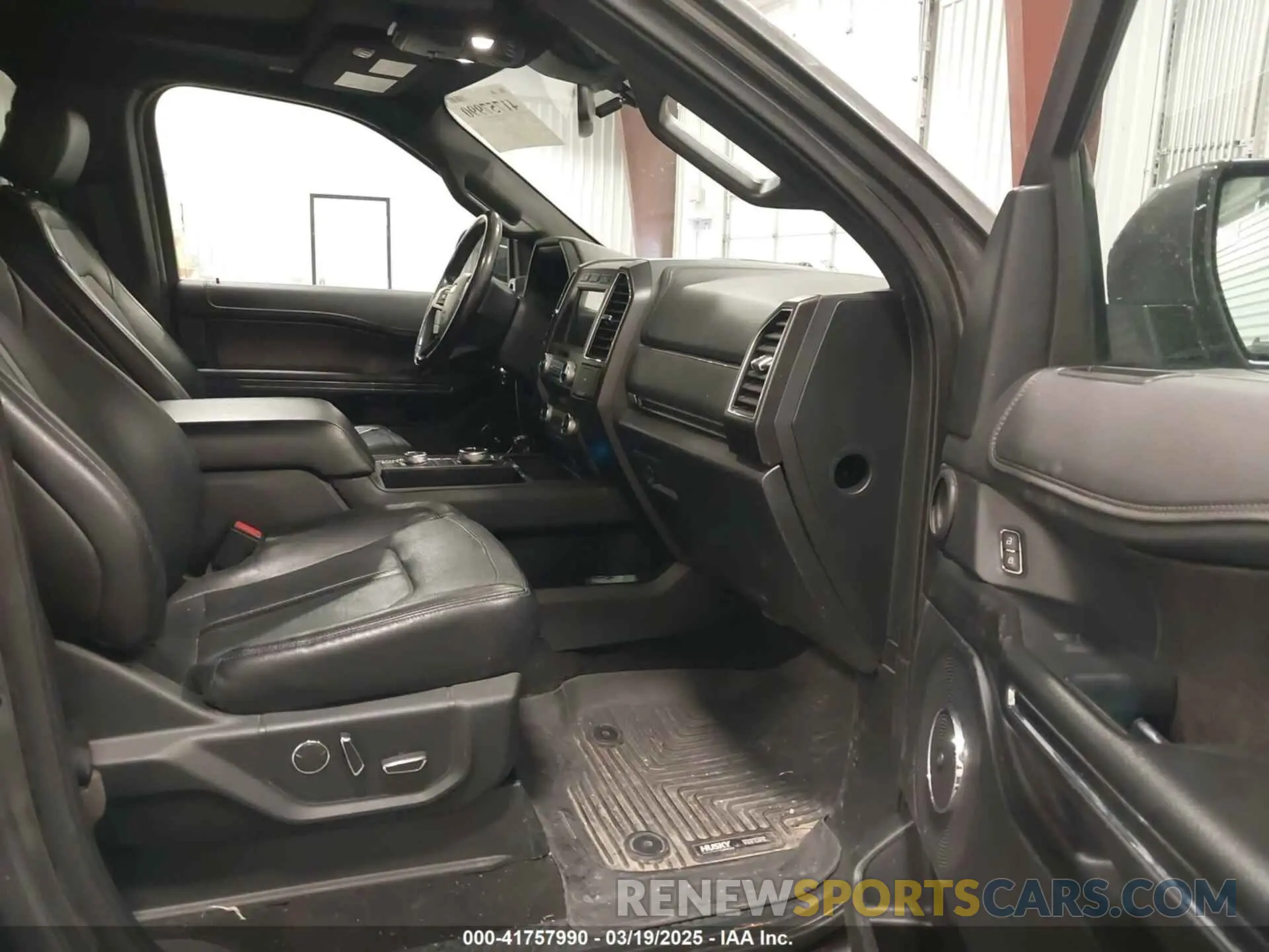 5 Photograph of a damaged car 1FMJK2AT5KEA32494 FORD EXPEDITION MAX 2019