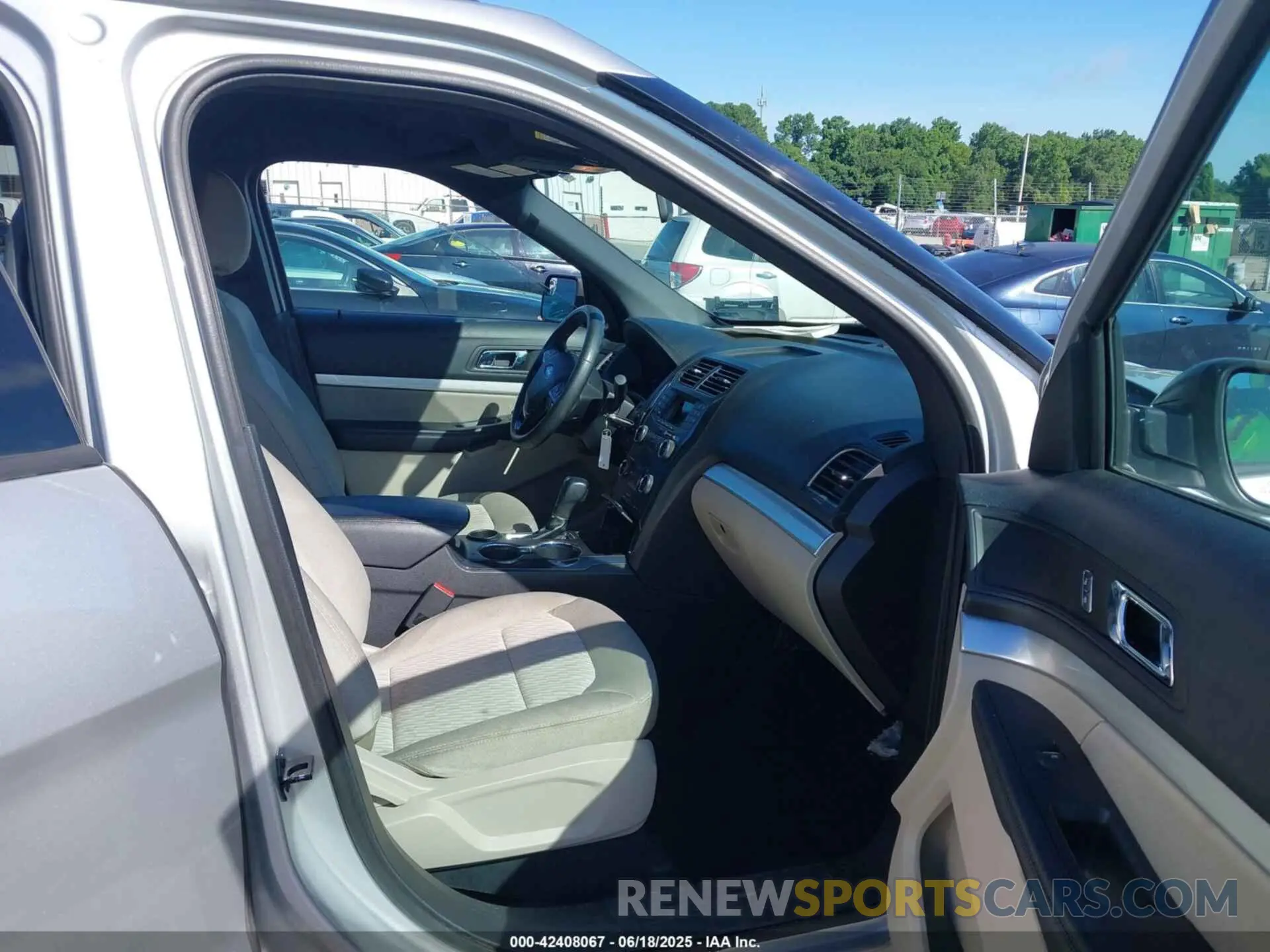5 Photograph of a damaged car 1FM5K7B80KGA18578 FORD EXPLORER 2019