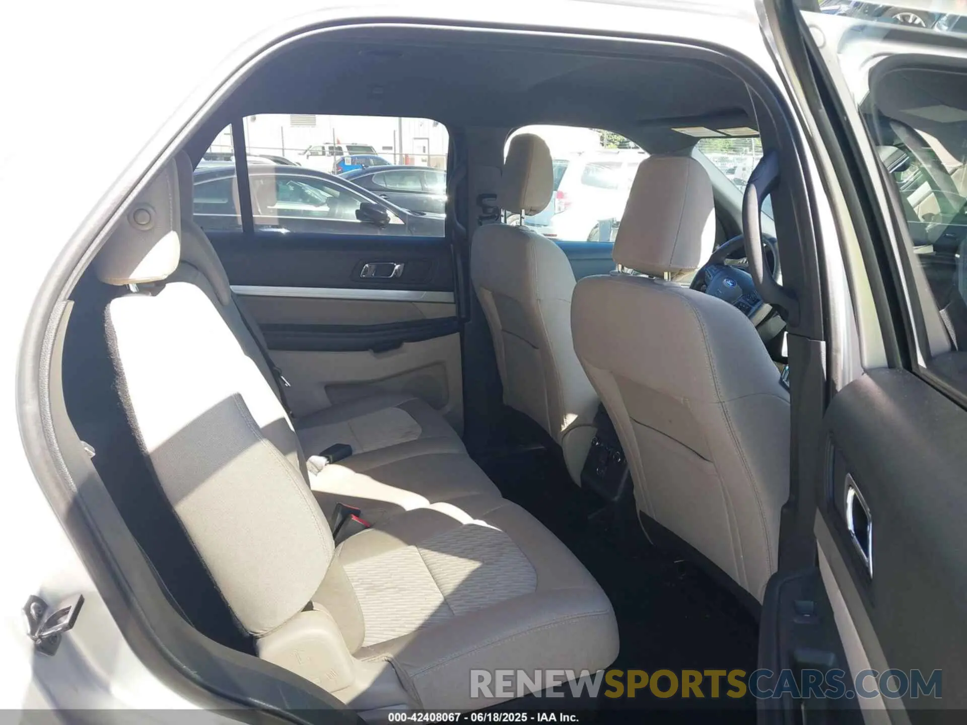 8 Photograph of a damaged car 1FM5K7B80KGA18578 FORD EXPLORER 2019