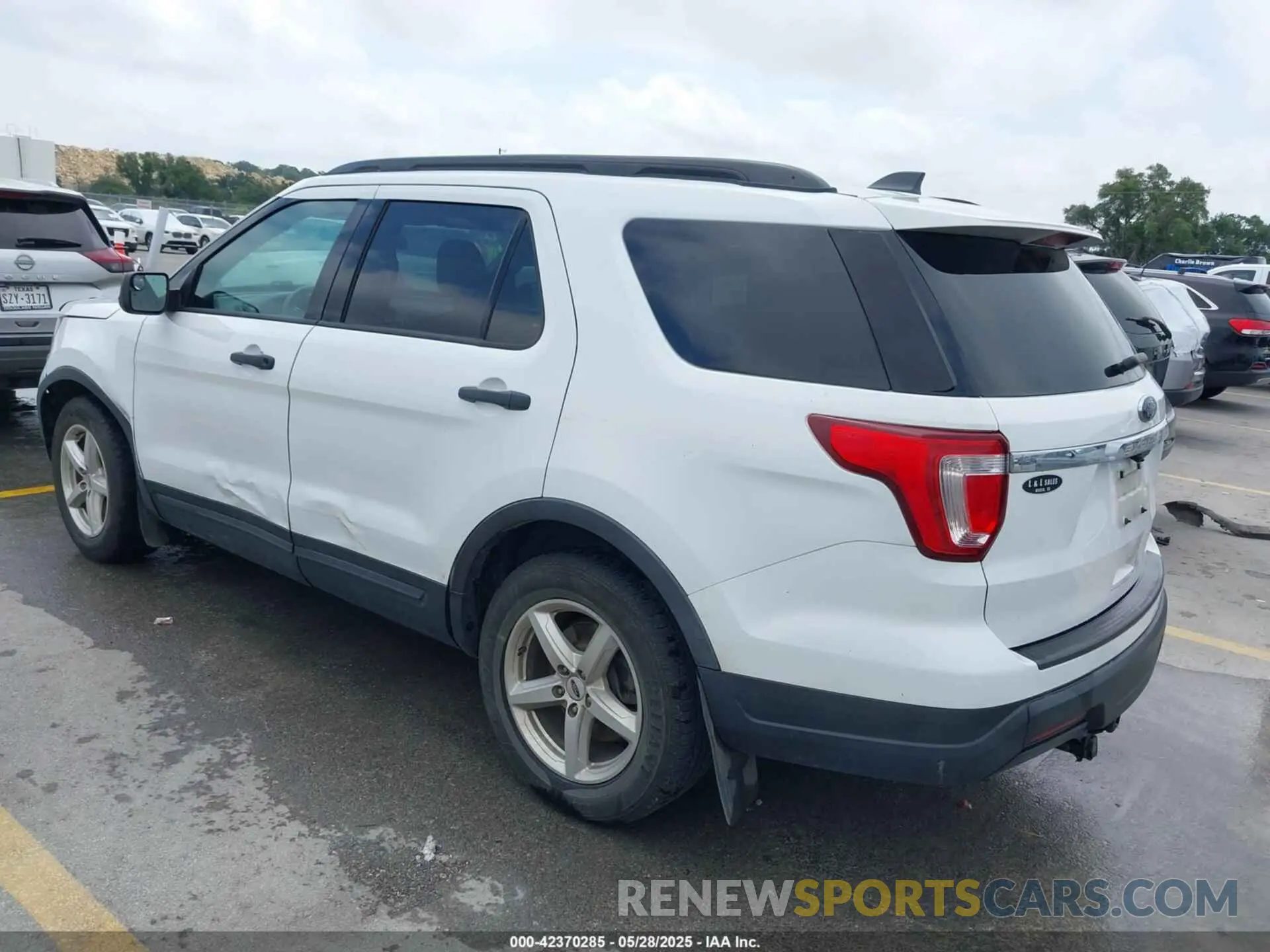 3 Photograph of a damaged car 1FM5K7B89KGA68704 FORD EXPLORER 2019