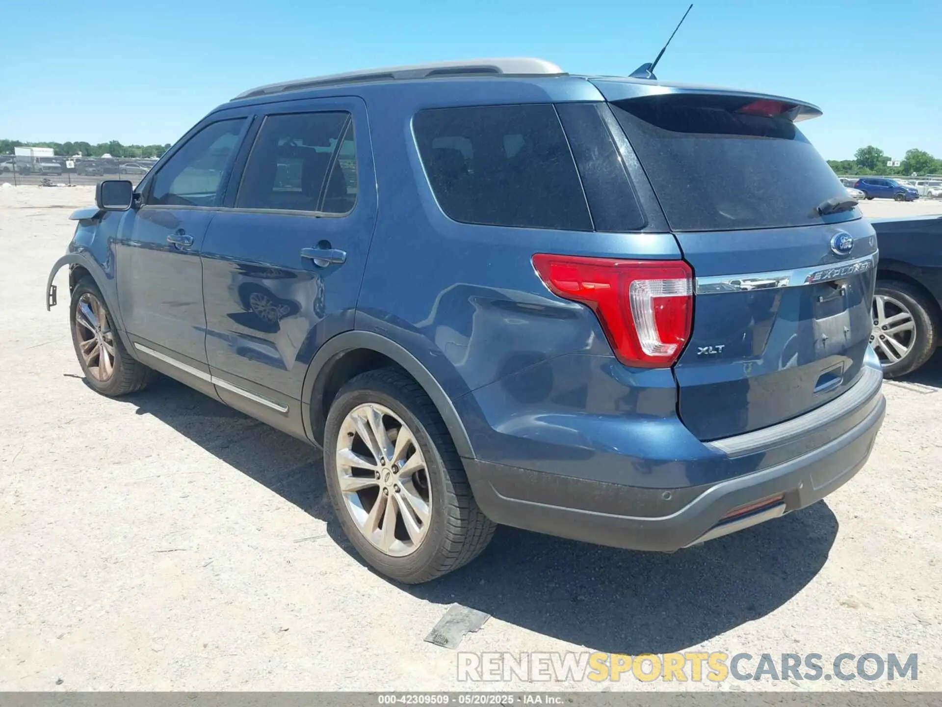 3 Фотография поврежденного автомобиля 1FM5K7D85KGA87862 FORD EXPLORER 2019