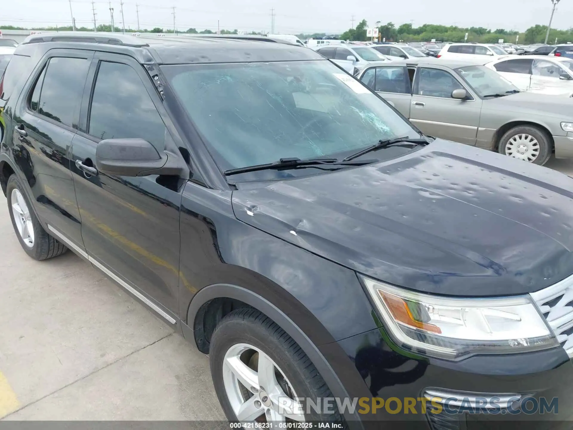 17 Photograph of a damaged car 1FM5K7D85KGB06880 FORD EXPLORER 2019