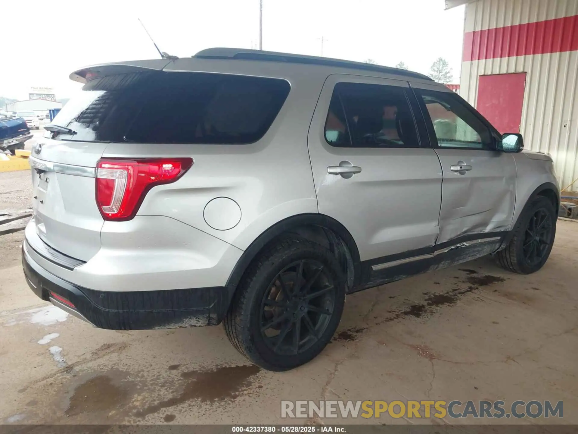 4 Photograph of a damaged car 1FM5K7D88KGA88469 FORD EXPLORER 2019