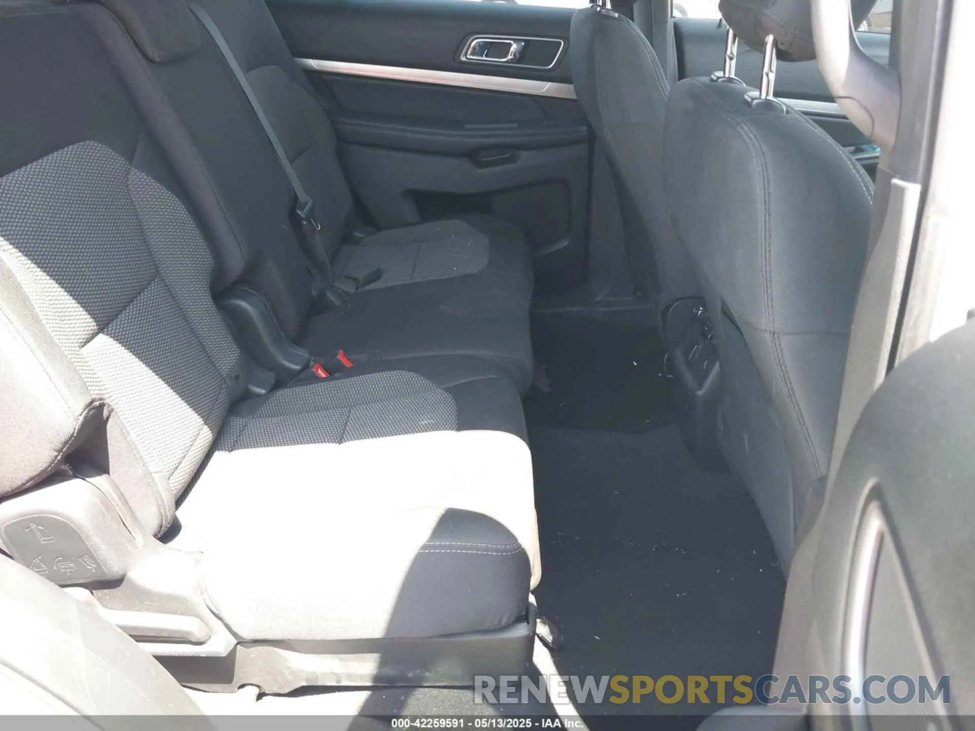 8 Фотография поврежденного автомобиля 1FM5K7D89KGB06784 FORD EXPLORER 2019