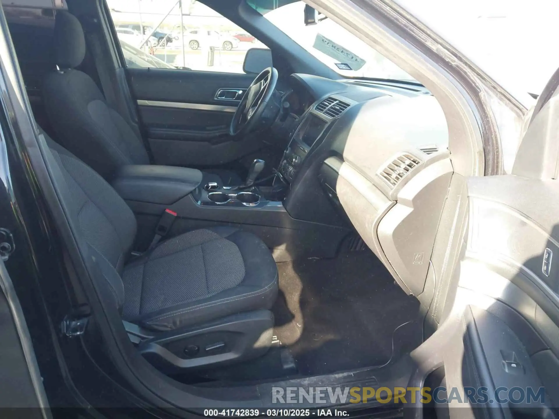 5 Photograph of a damaged car 1FM5K7D8XKGB48185 FORD EXPLORER 2019