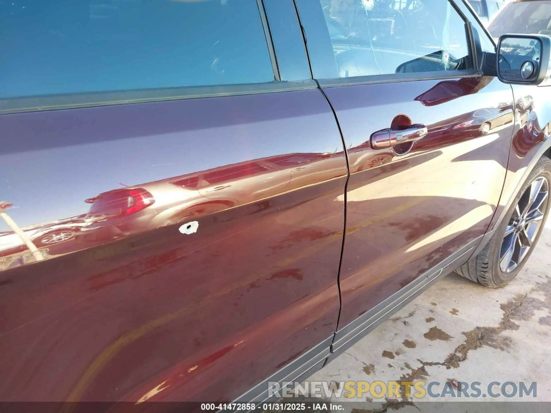18 Photograph of a damaged car 1FM5K7DHXKGA76677 FORD EXPLORER 2019