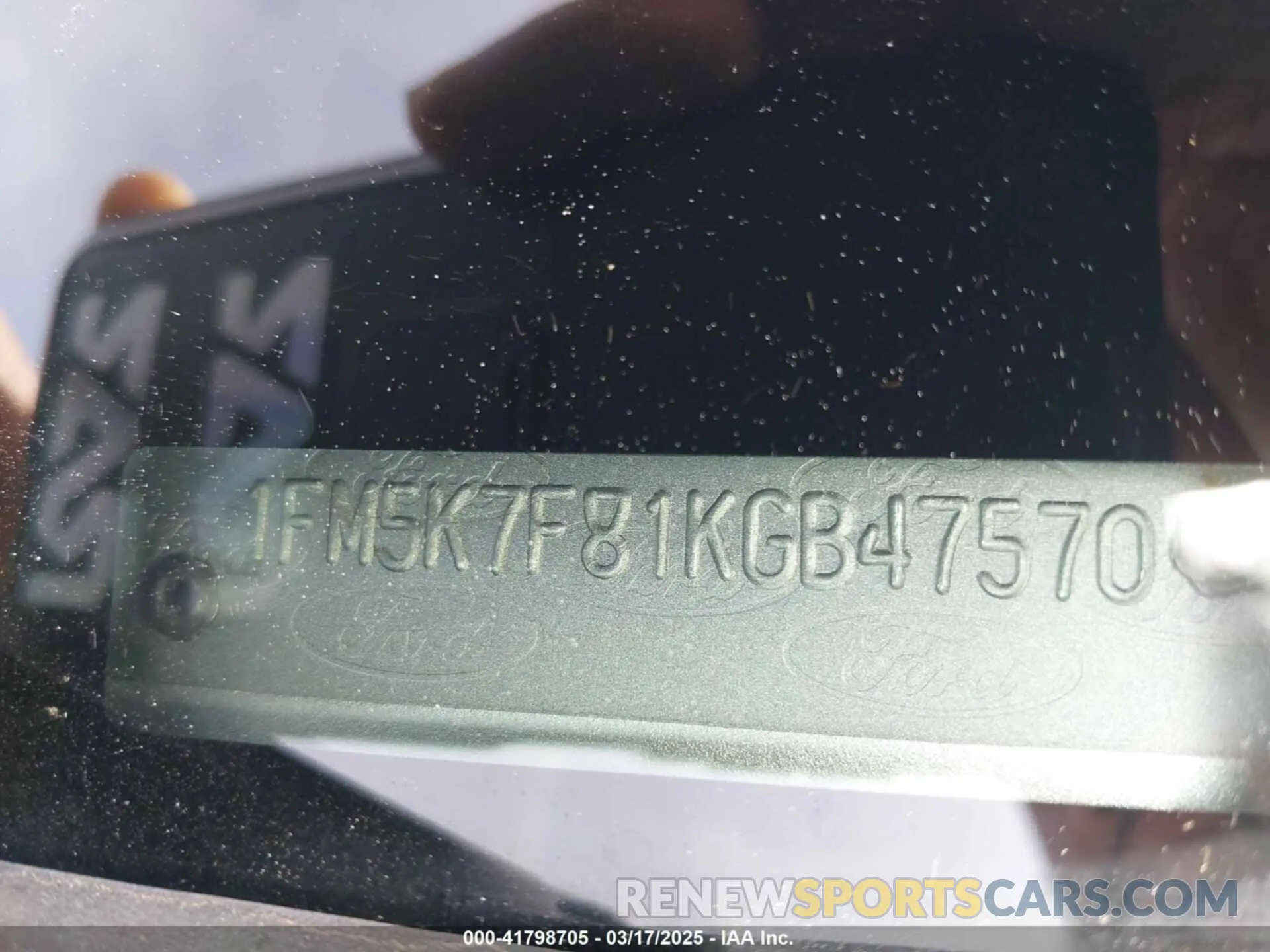 9 Фотография поврежденного автомобиля 1FM5K7F81KGB47570 FORD EXPLORER 2019