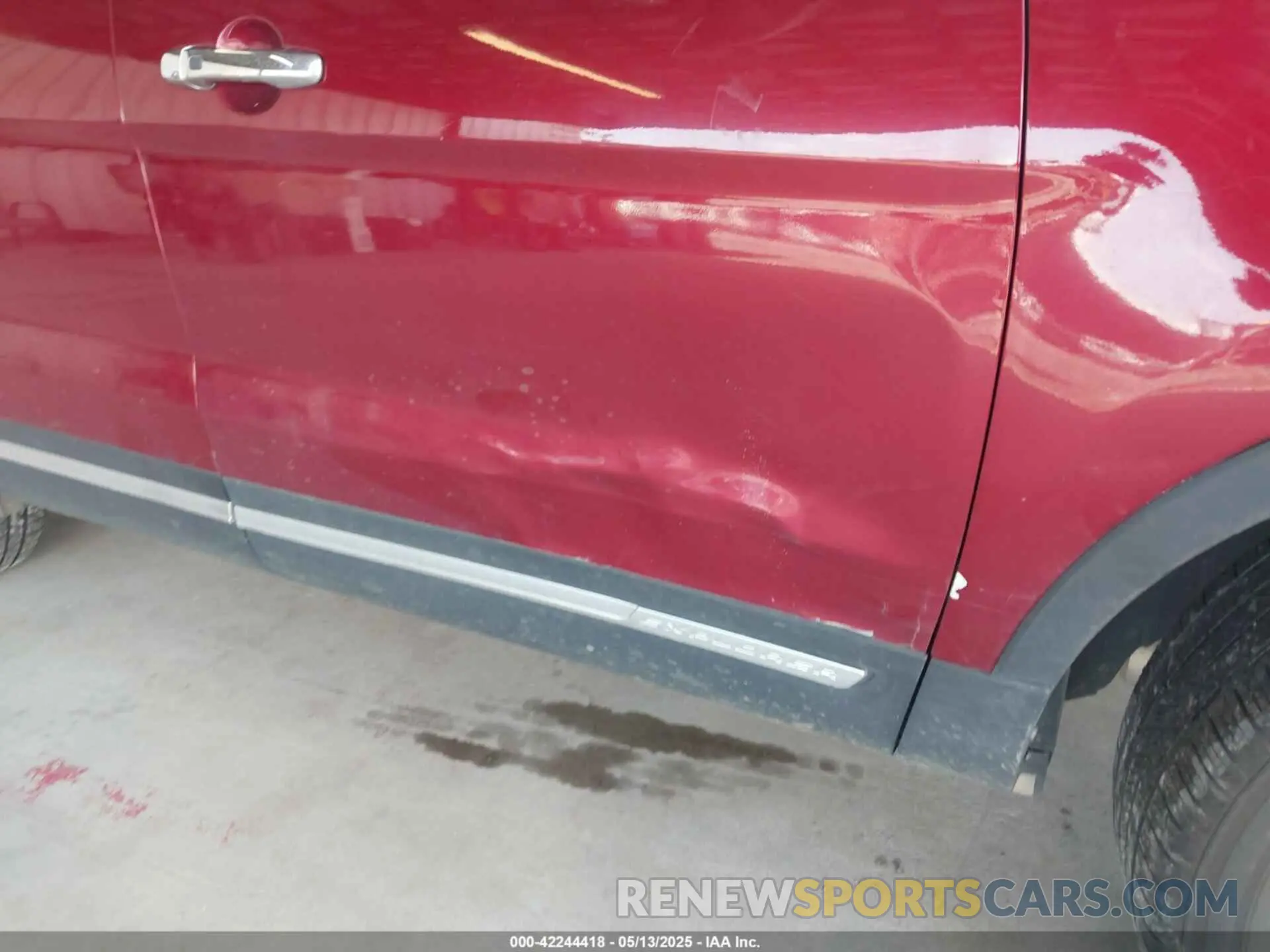 18 Photograph of a damaged car 1FM5K7F88KGB34072 FORD EXPLORER 2019