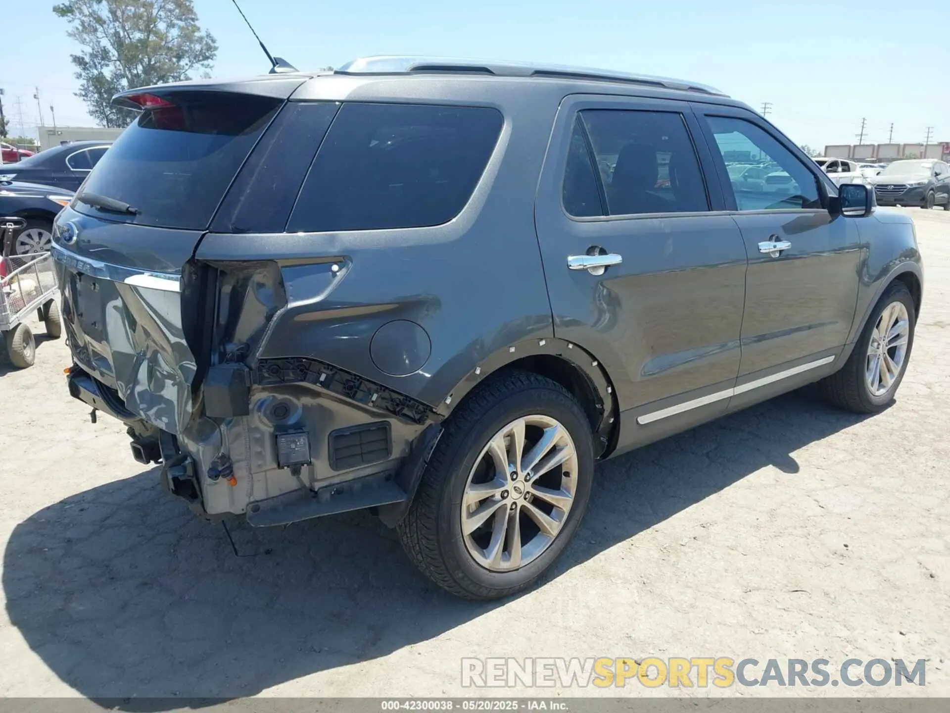 4 Photograph of a damaged car 1FM5K7F8XKGA47029 FORD EXPLORER 2019