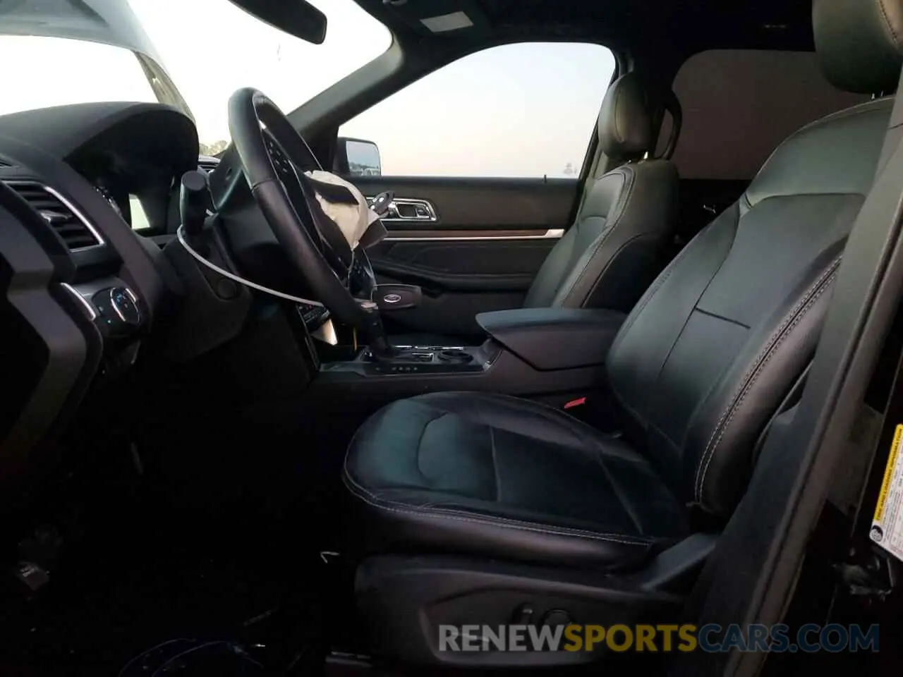 7 Фотография поврежденного автомобиля 1FM5K7FH5KGB53033 FORD EXPLORER 2019