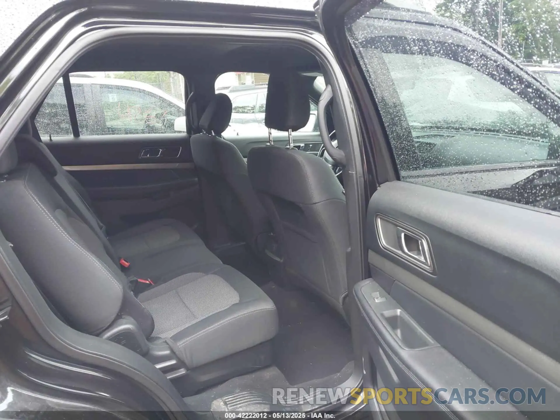 8 Фотография поврежденного автомобиля 1FM5K8D87KGA05751 FORD EXPLORER 2019