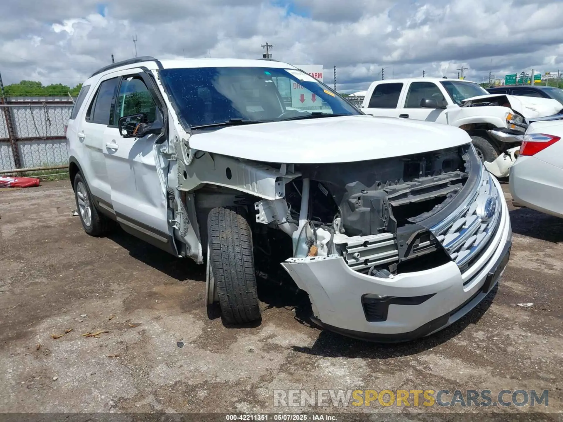 1 Photograph of a damaged car 1FM5K8D89KGB26104 FORD EXPLORER 2019