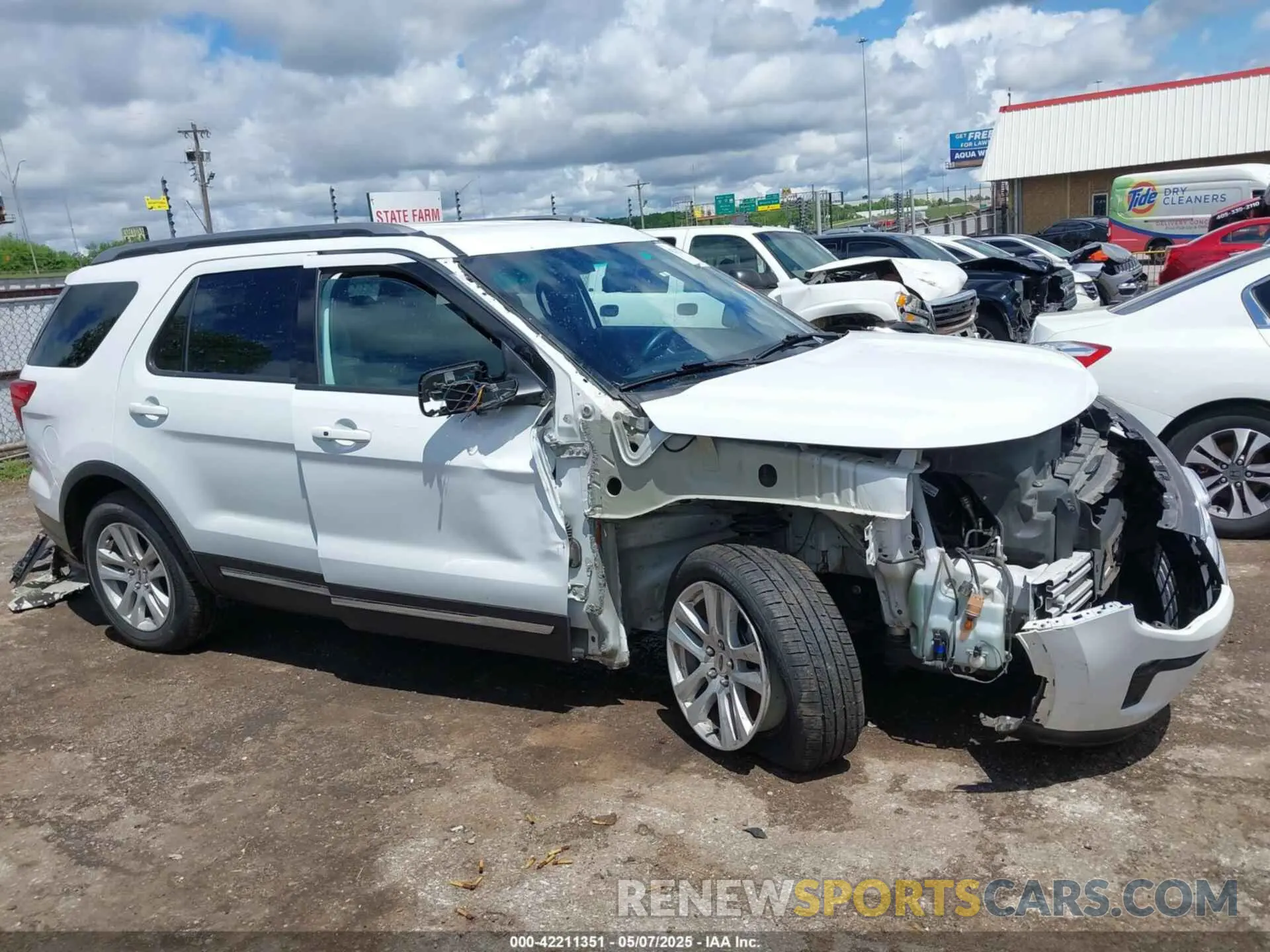 14 Photograph of a damaged car 1FM5K8D89KGB26104 FORD EXPLORER 2019