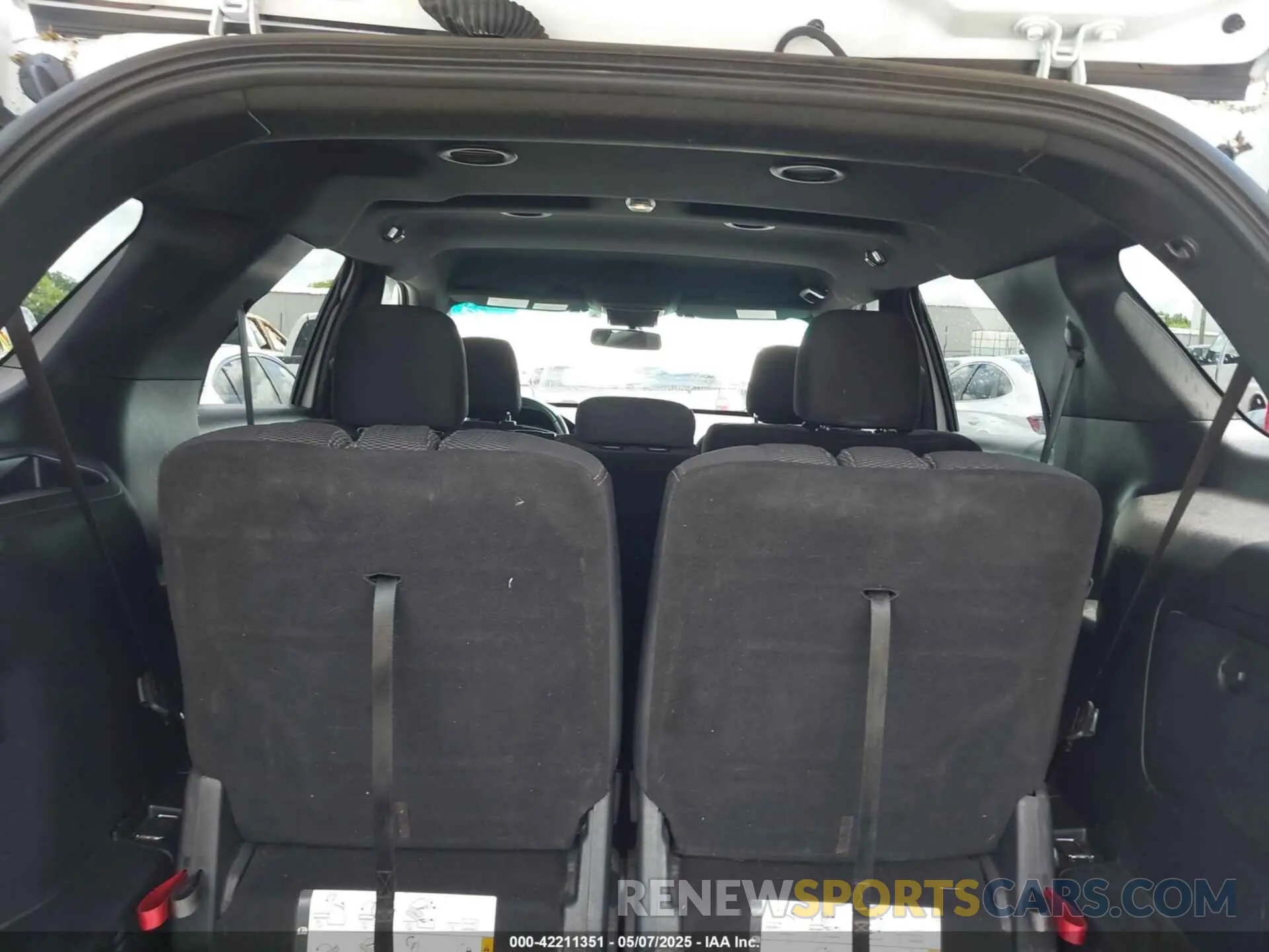 18 Photograph of a damaged car 1FM5K8D89KGB26104 FORD EXPLORER 2019