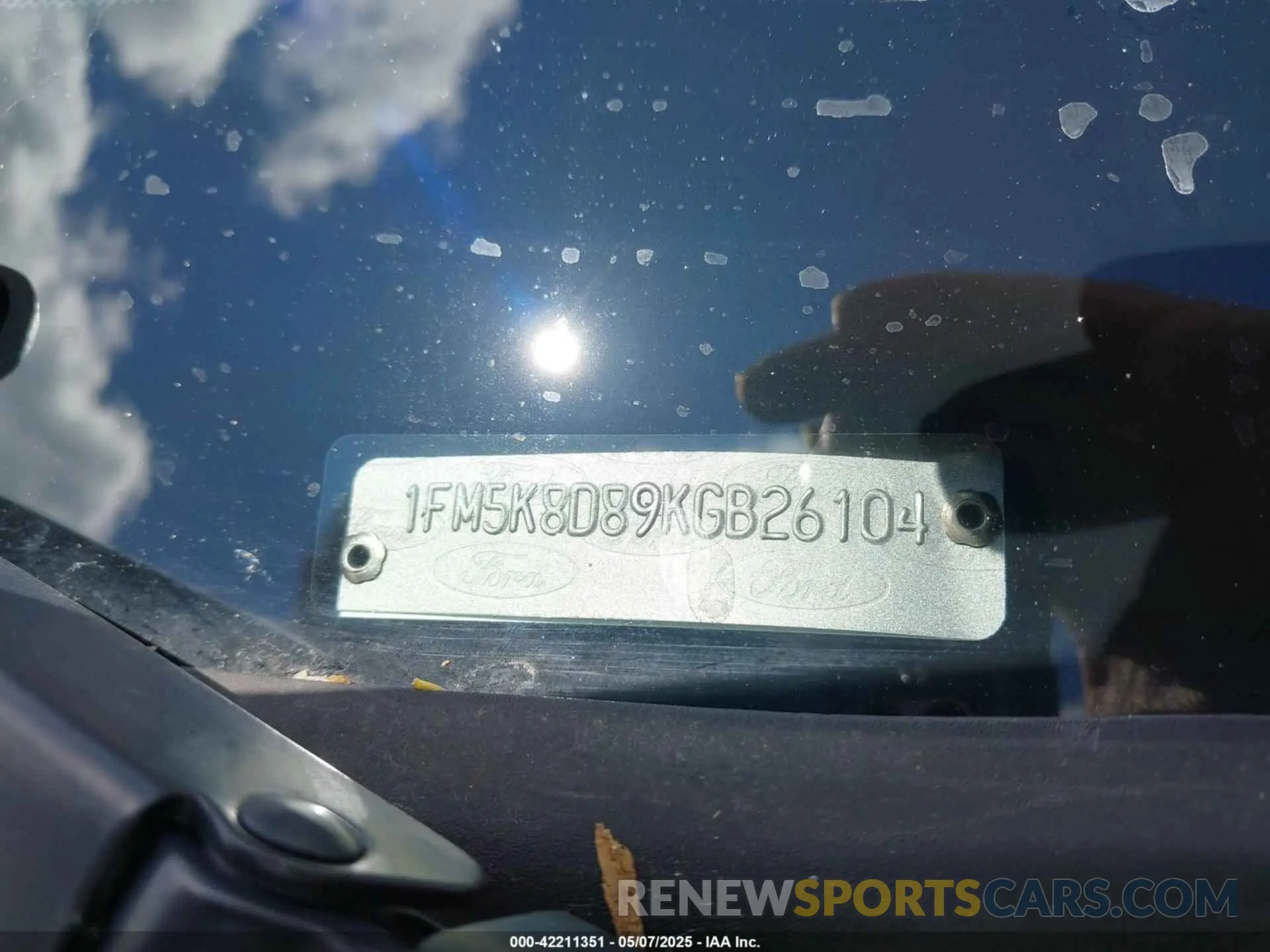 9 Photograph of a damaged car 1FM5K8D89KGB26104 FORD EXPLORER 2019