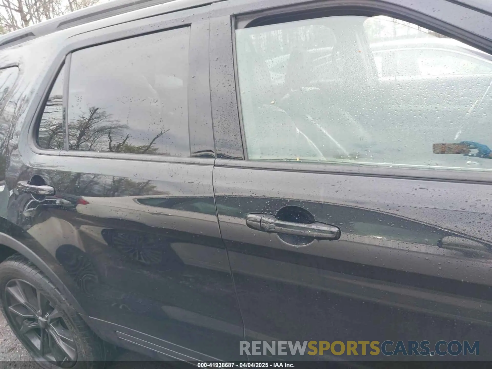 12 Photograph of a damaged car 1FM5K8DH3KGA85985 FORD EXPLORER 2019