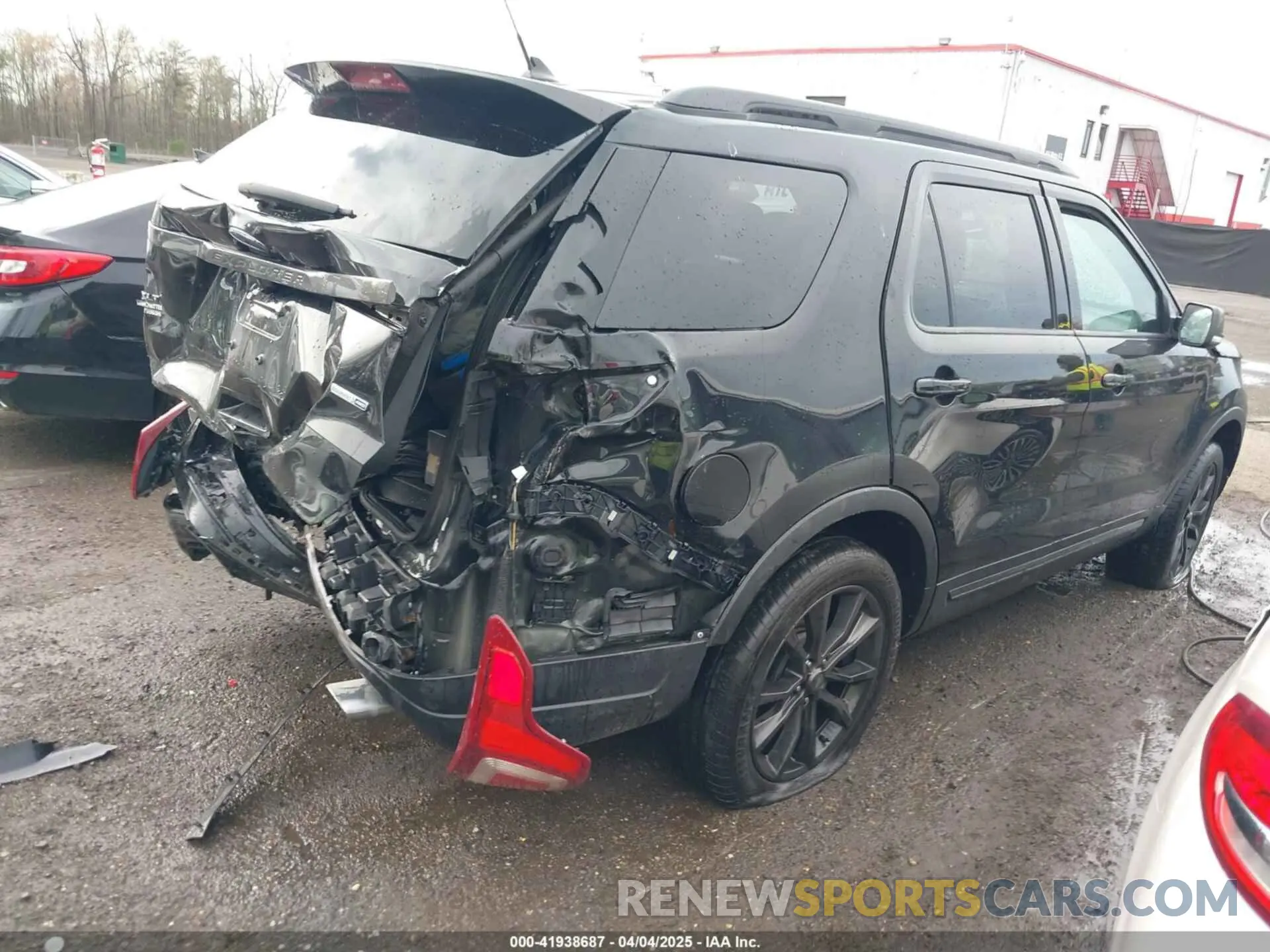 4 Photograph of a damaged car 1FM5K8DH3KGA85985 FORD EXPLORER 2019