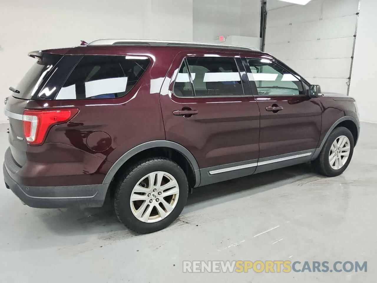3 Photograph of a damaged car 1FM5K8DH7KGA48244 FORD EXPLORER 2019