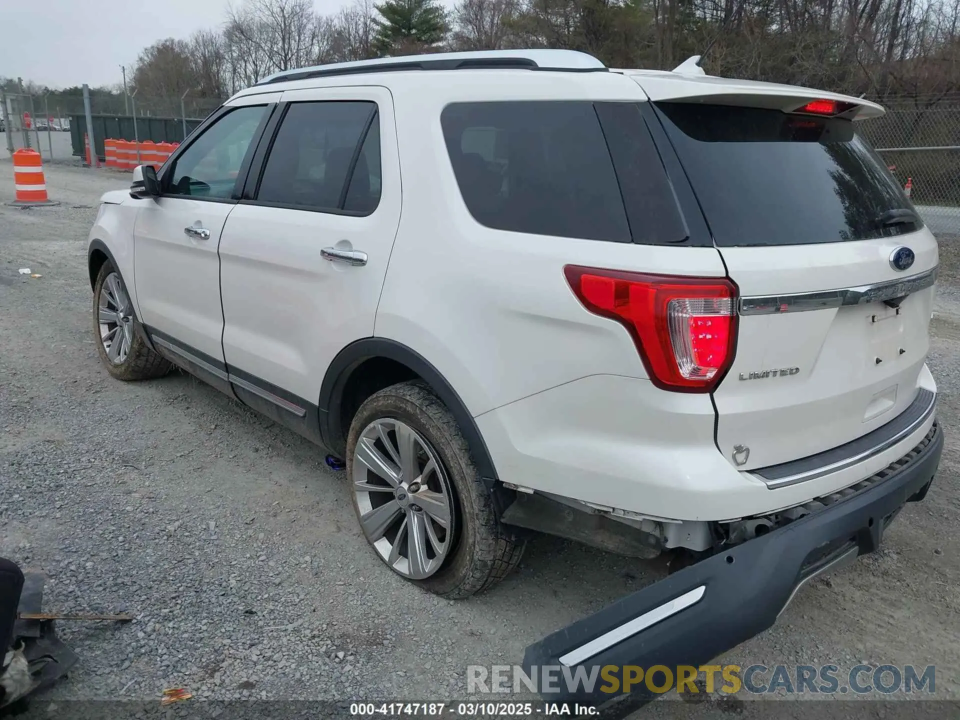3 Photograph of a damaged car 1FM5K8F87KGB26325 FORD EXPLORER 2019