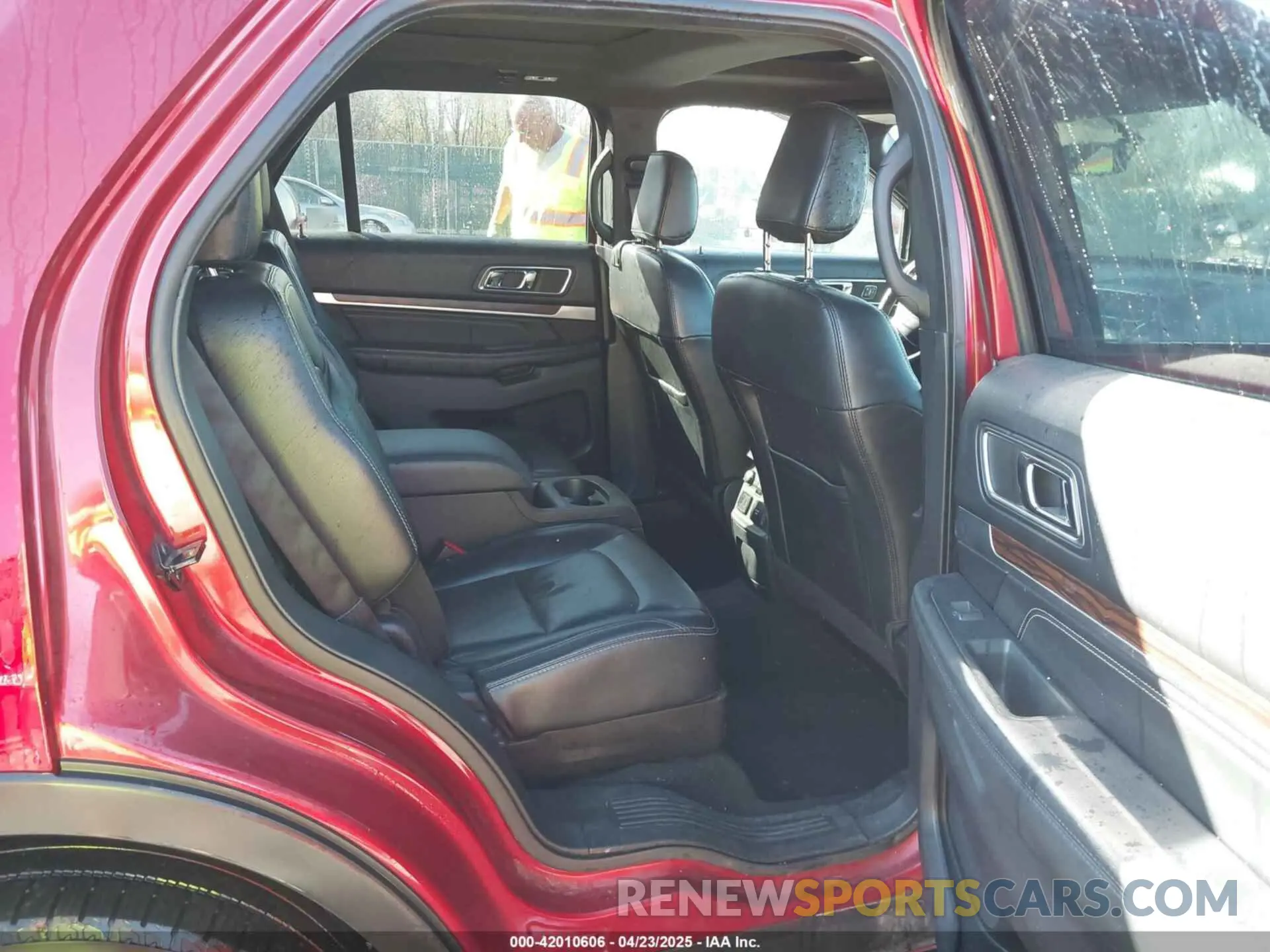 8 Photograph of a damaged car 1FM5K8FH0KGA45621 FORD EXPLORER 2019